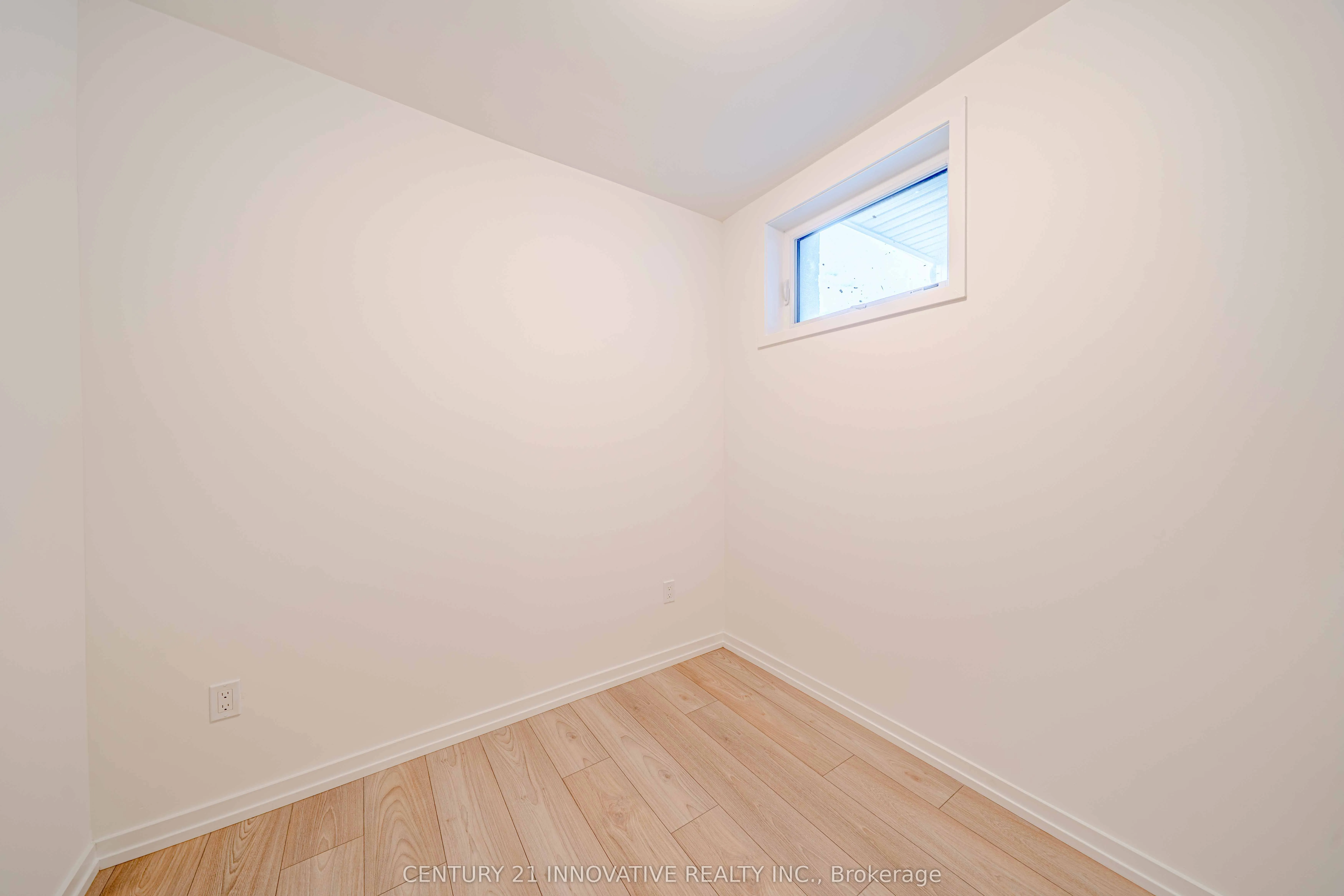 16 Lytham Green Circle, #5