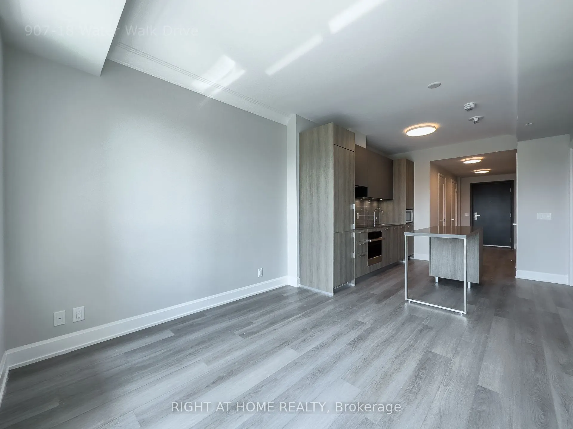 18 Water Walk Drive, #907