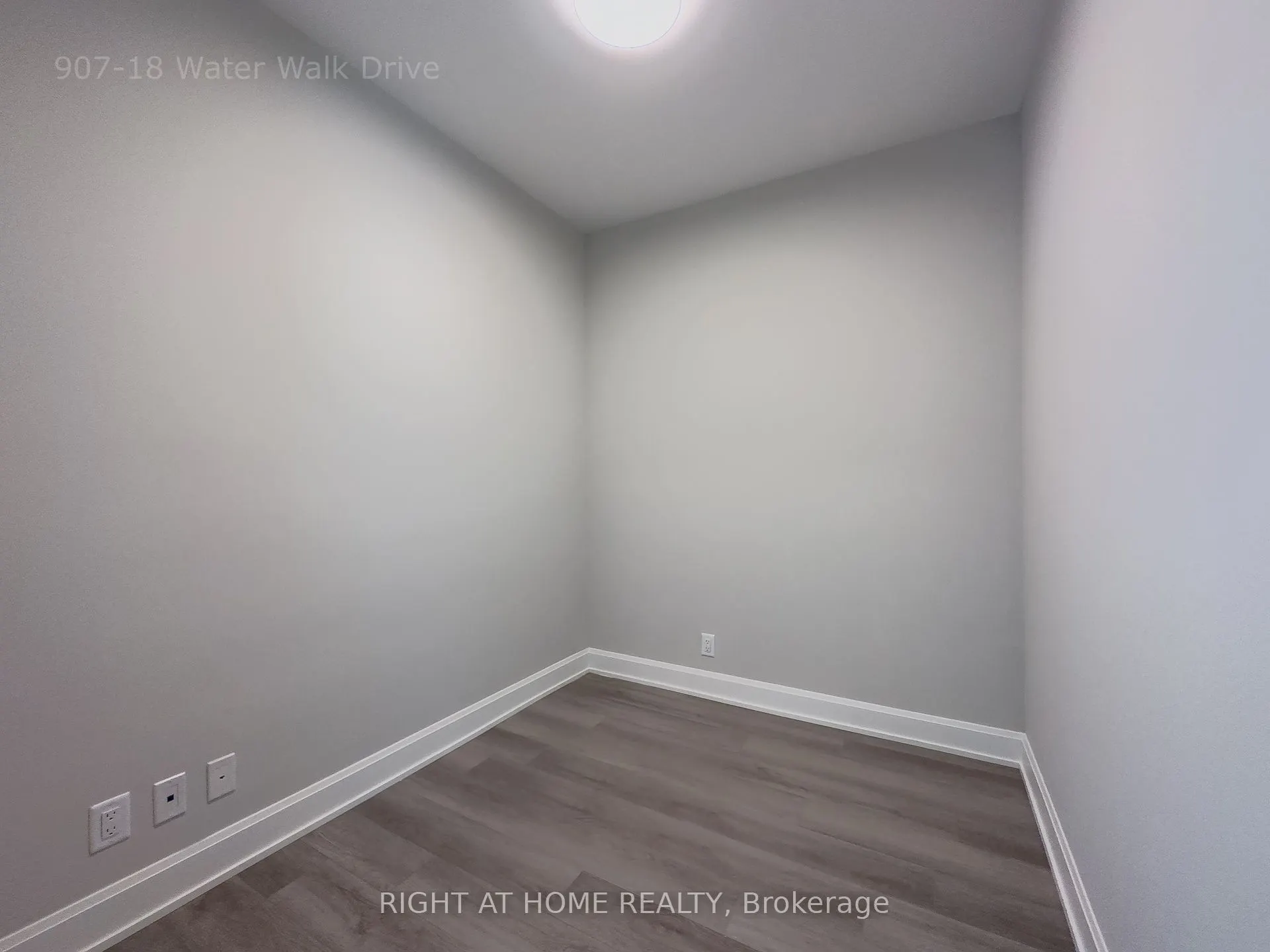 18 Water Walk Drive, #907