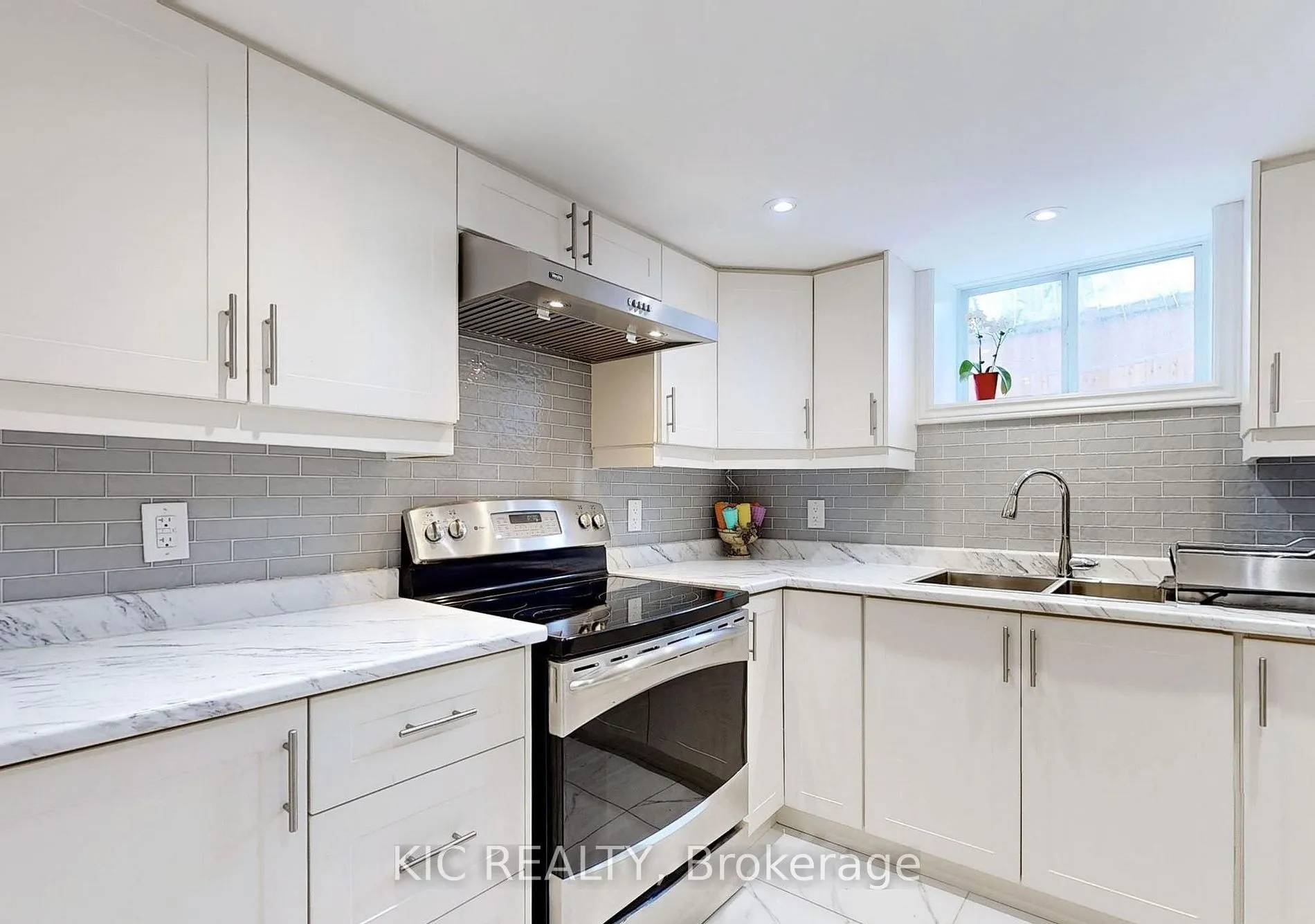 226 Browndale Crescent, #Basement