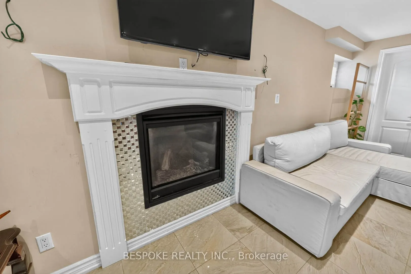 33 Ridge Road