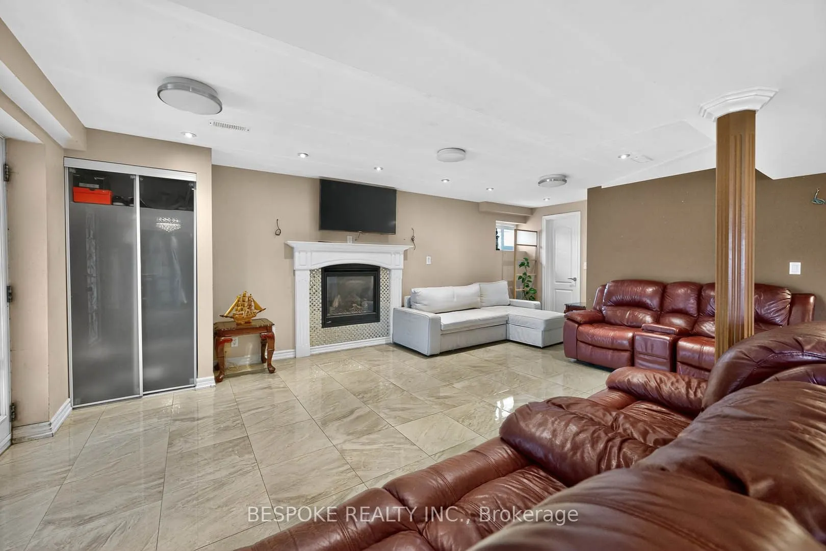 33 Ridge Road