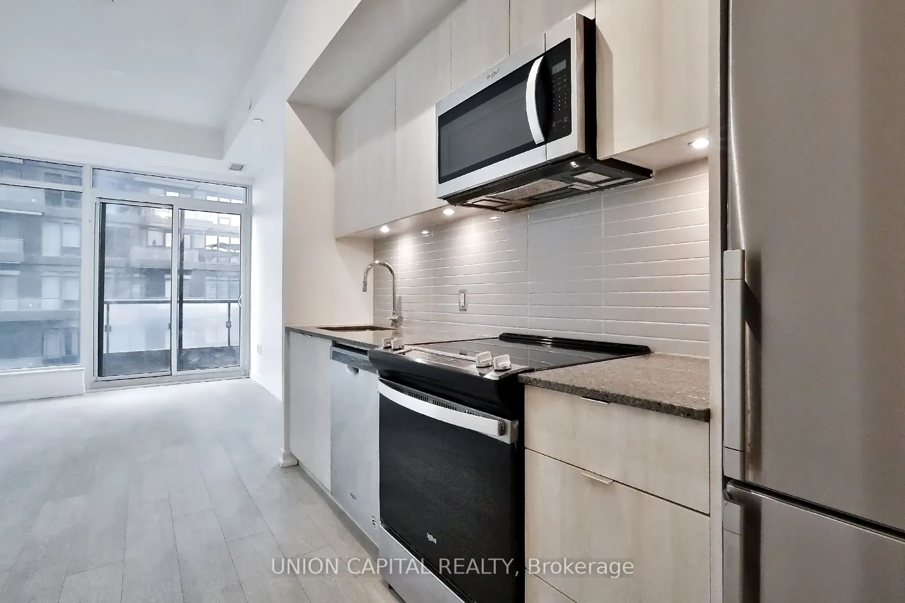 8868 Yonge Street, #702E