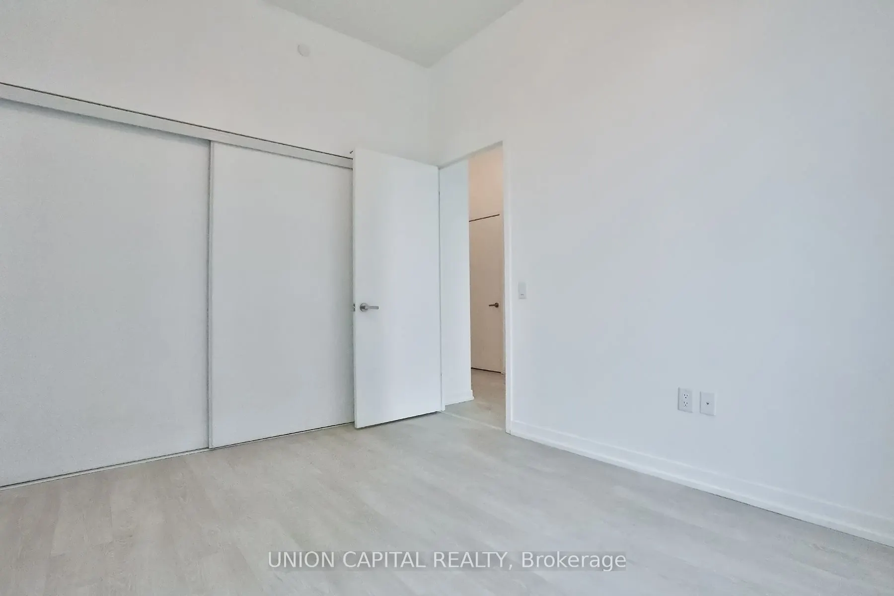 8868 Yonge Street, #702E