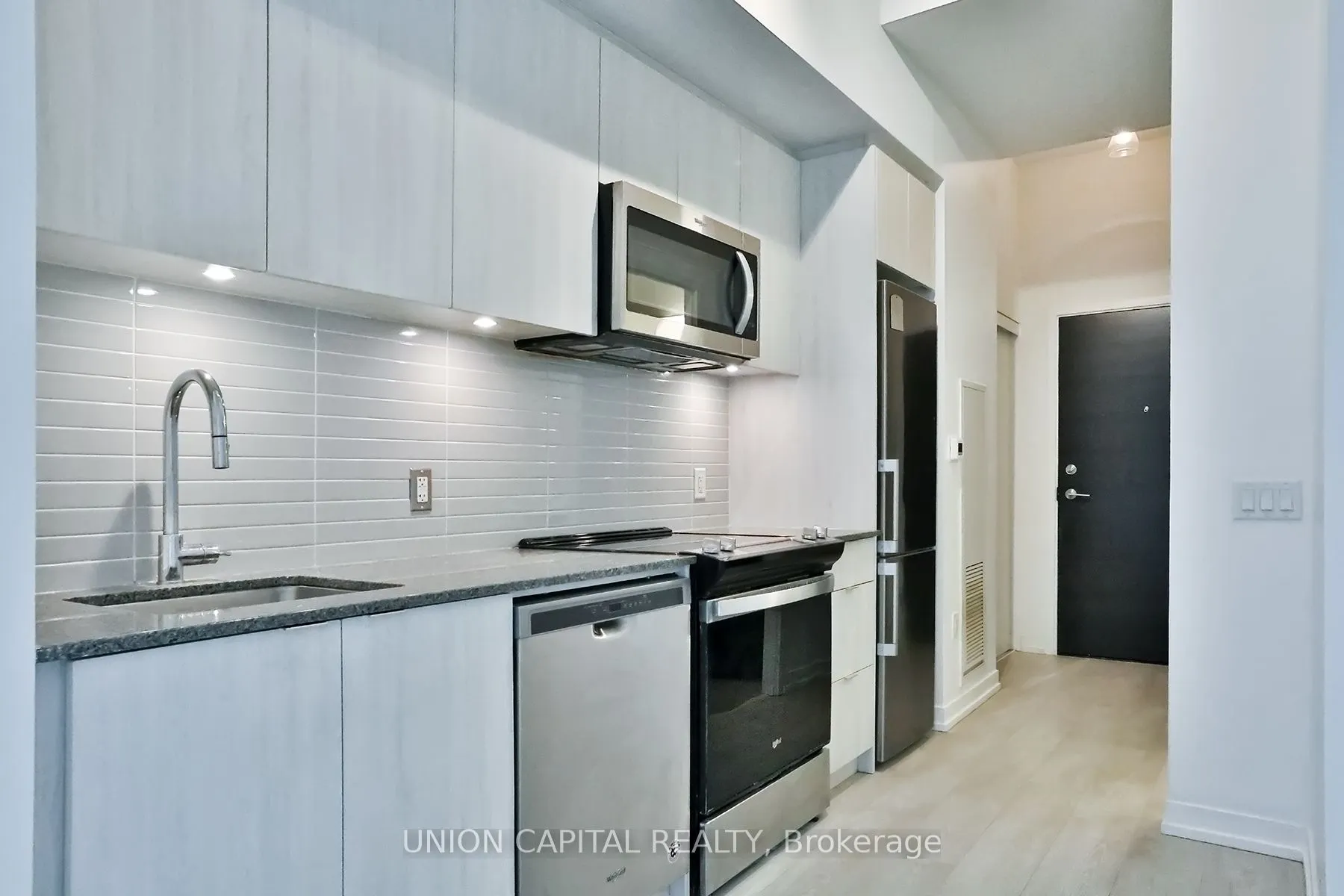 8868 Yonge Street, #702E