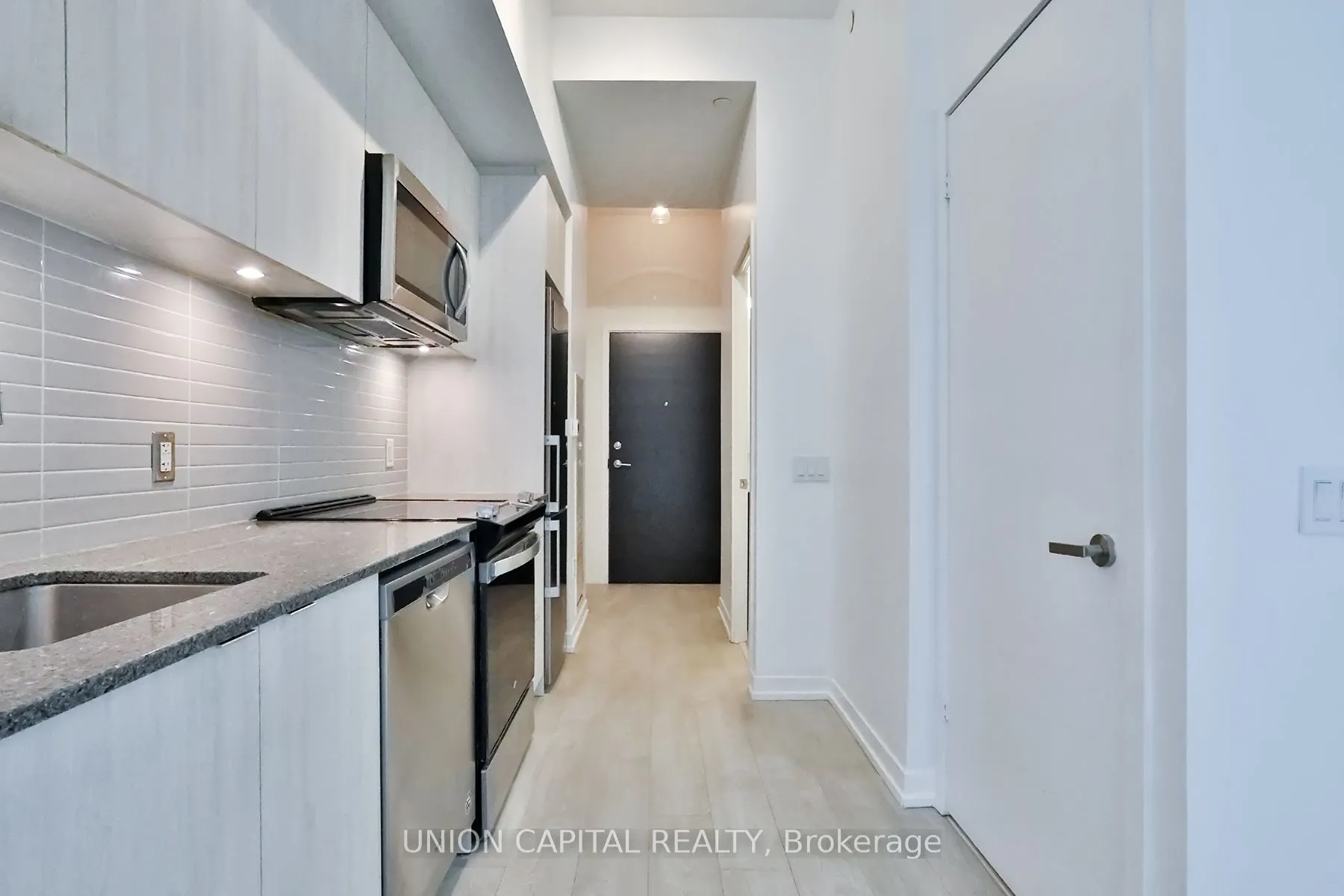 8868 Yonge Street, #702E