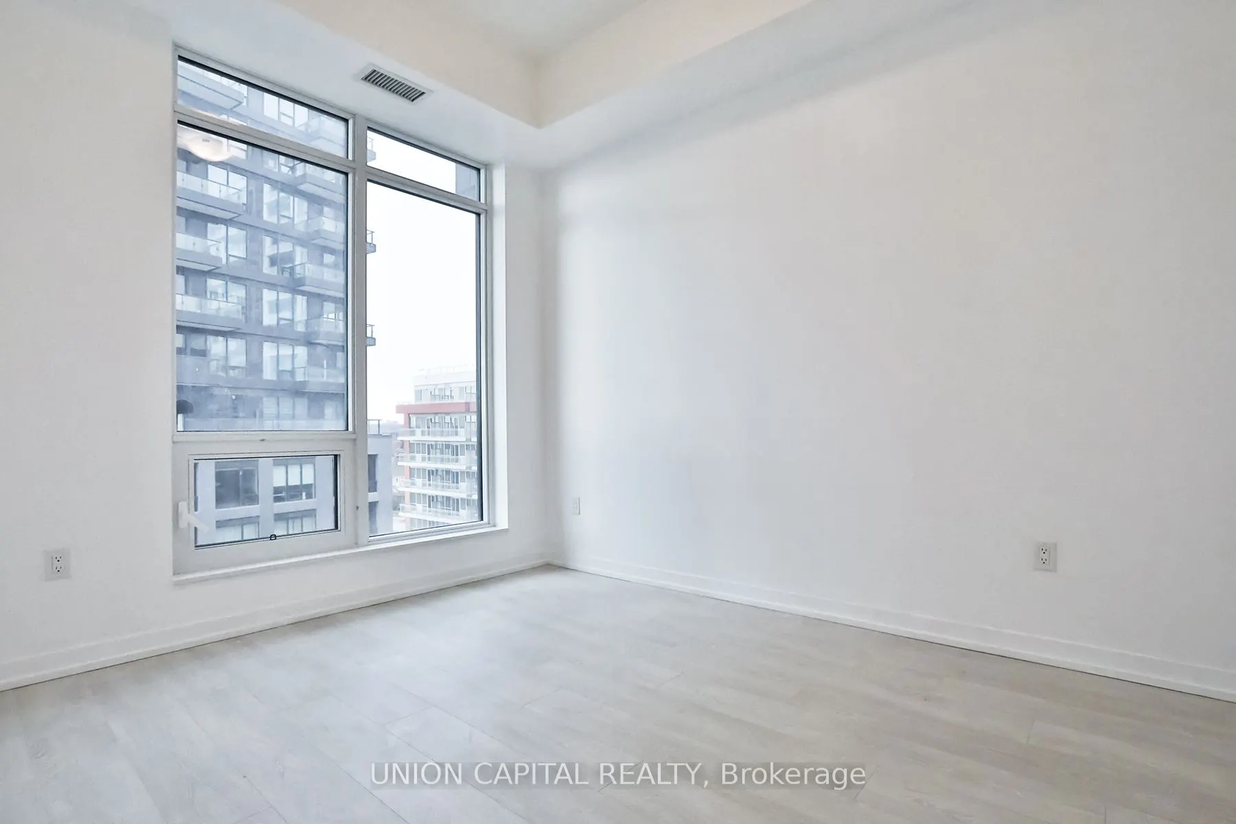 8868 Yonge Street, #702E