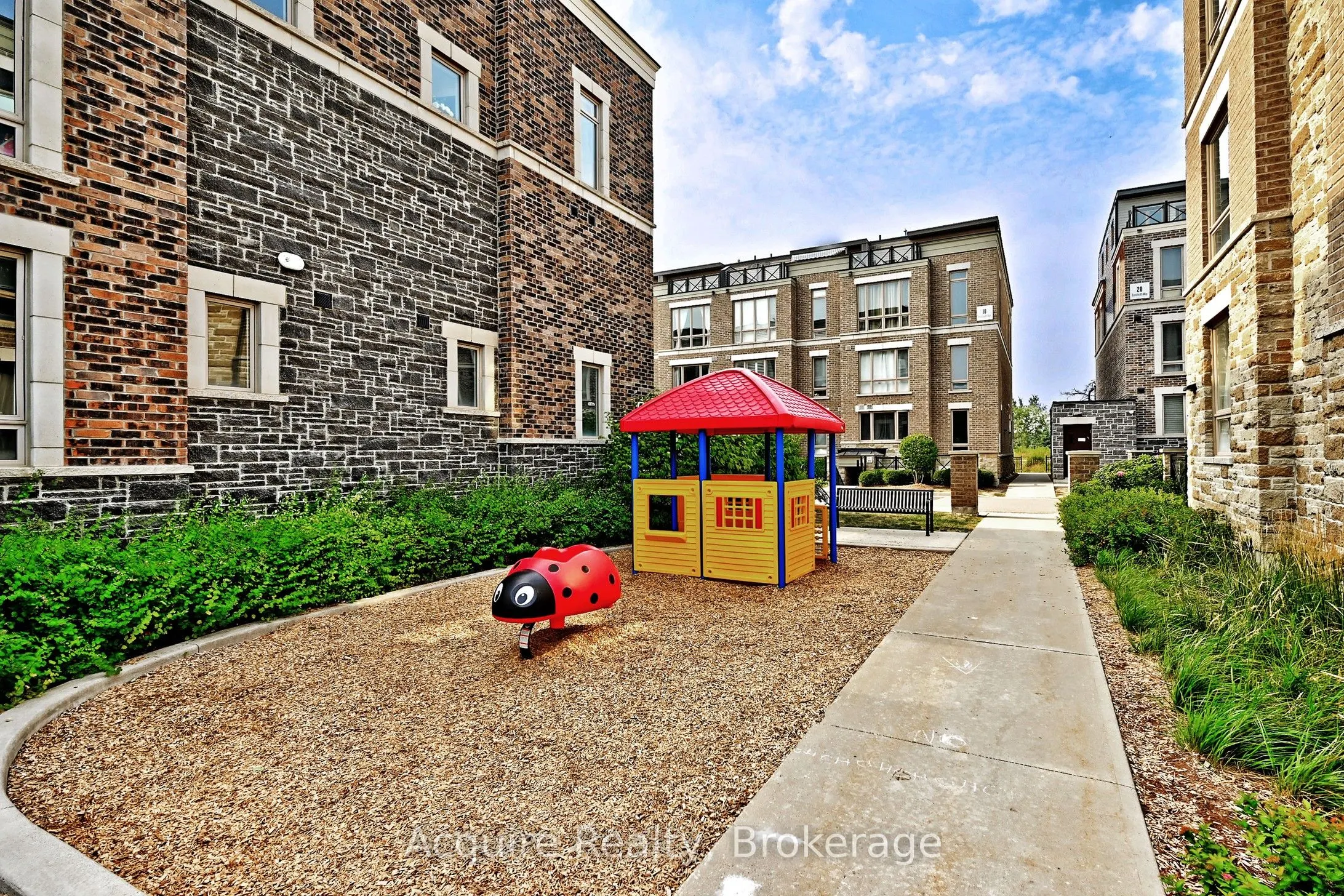 10 Dunsheath Way, #203
