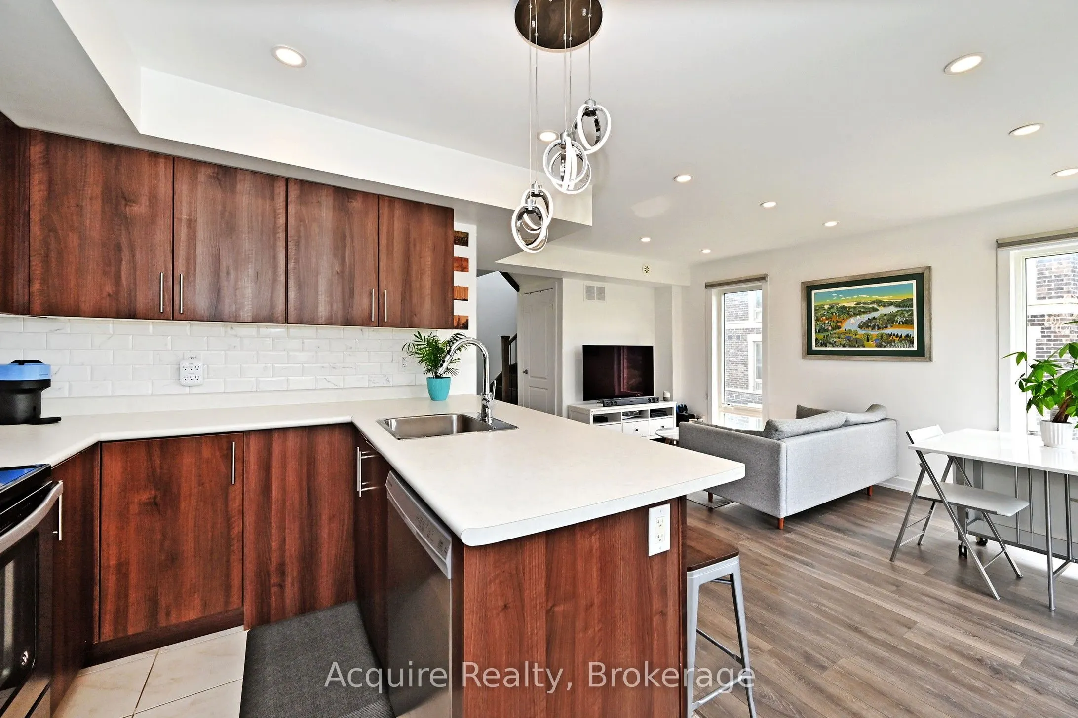 10 Dunsheath Way, #203
