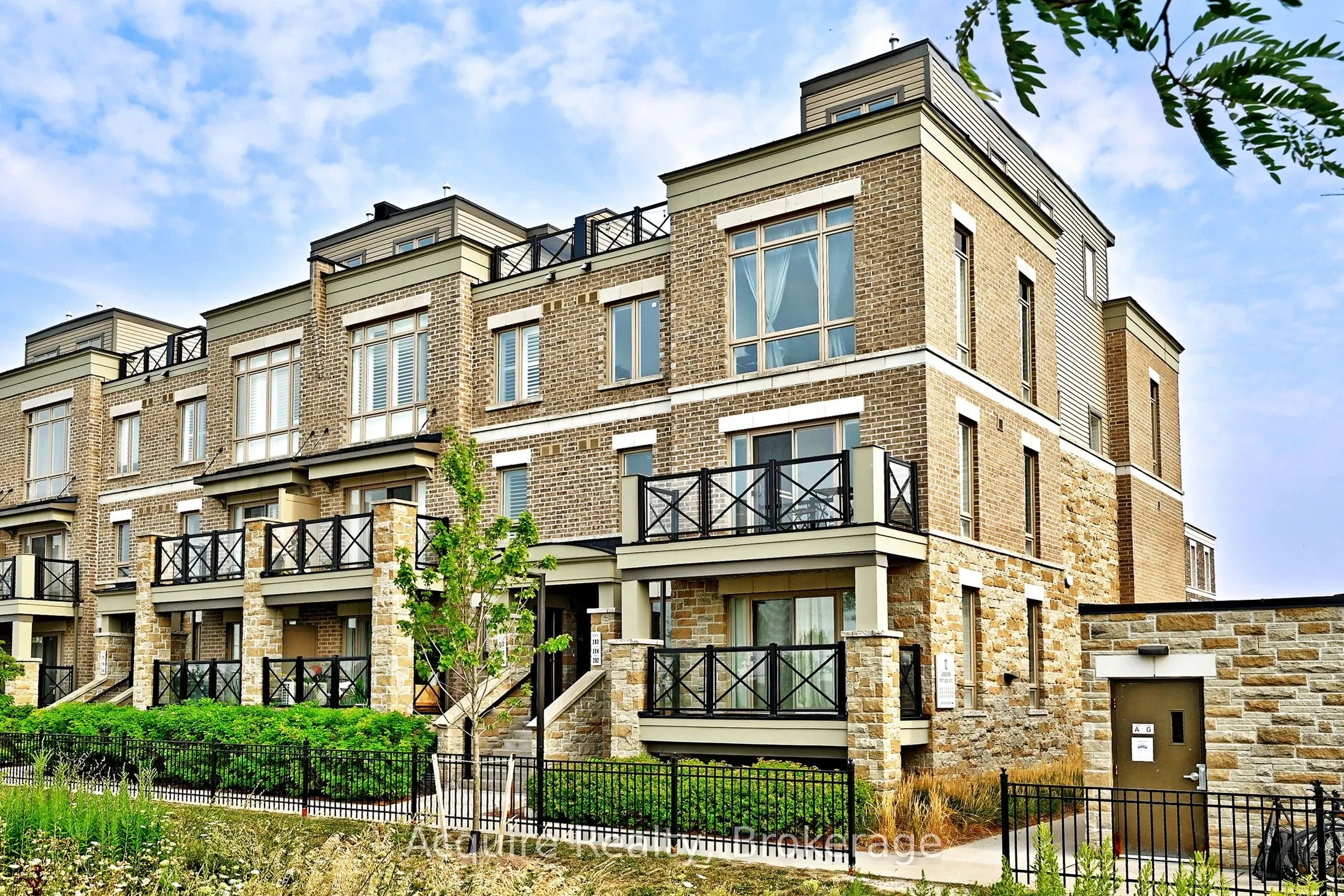 10 Dunsheath Way, #203