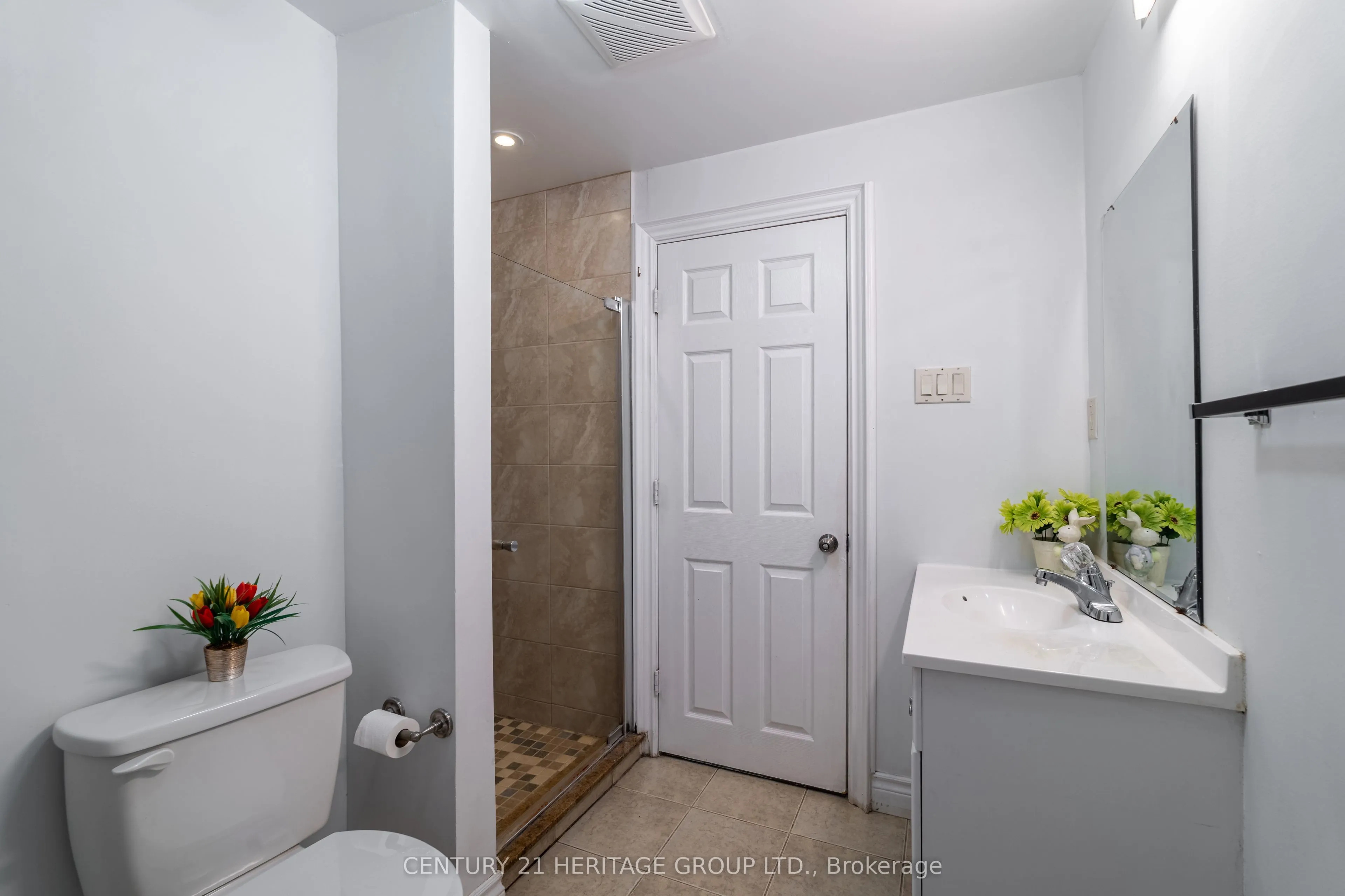 211 Kayla Crescent