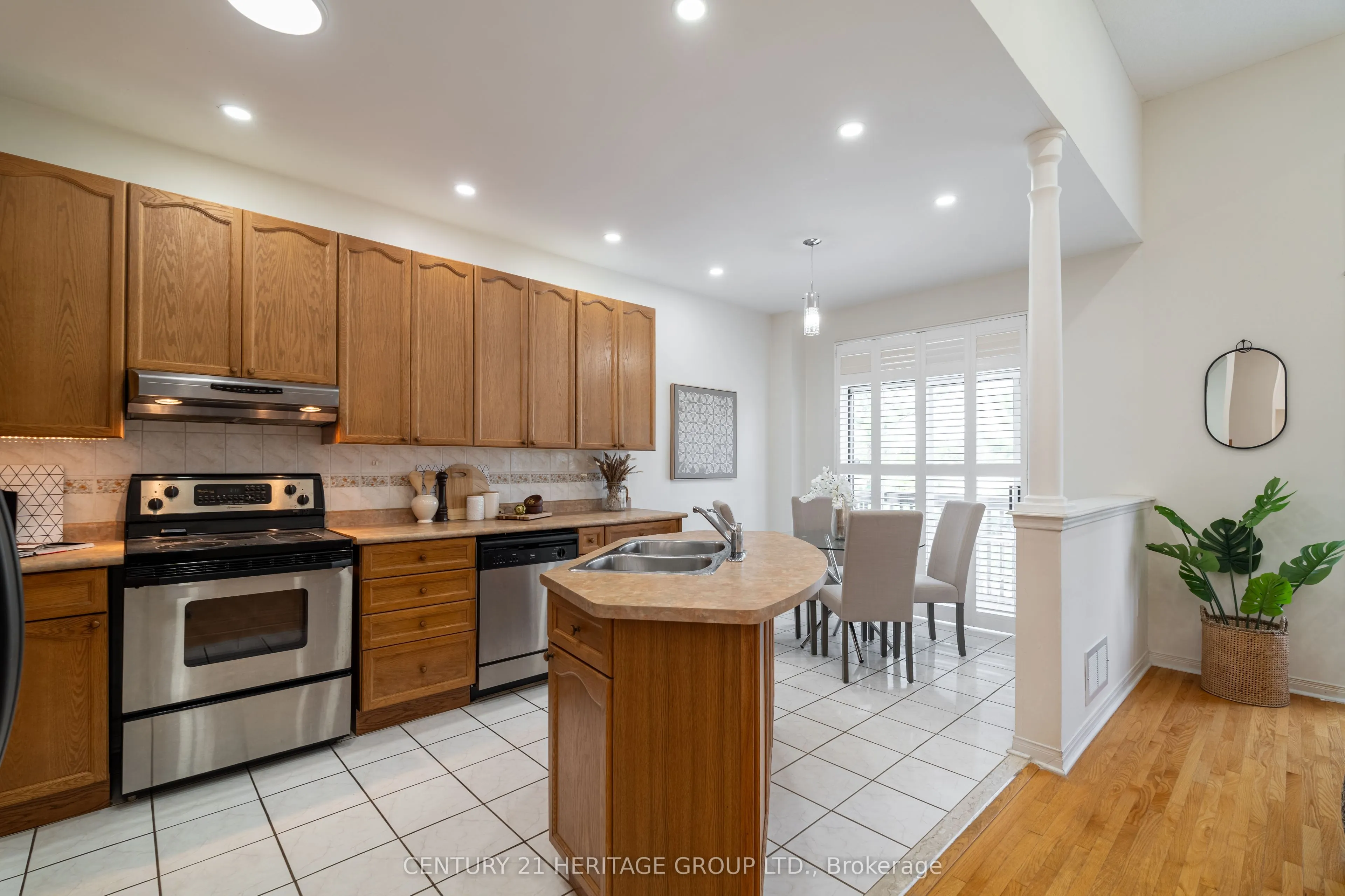 211 Kayla Crescent