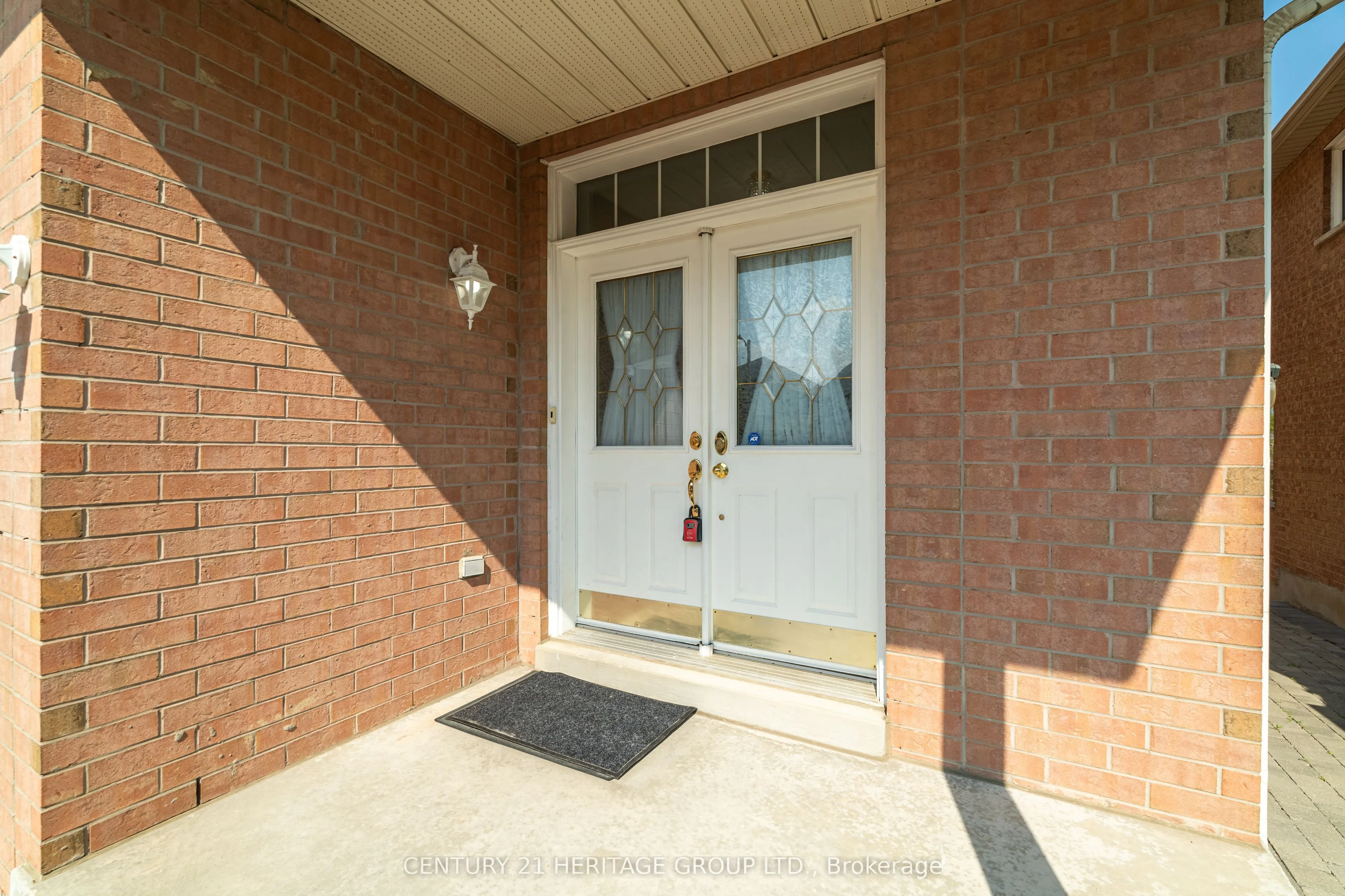 211 Kayla Crescent