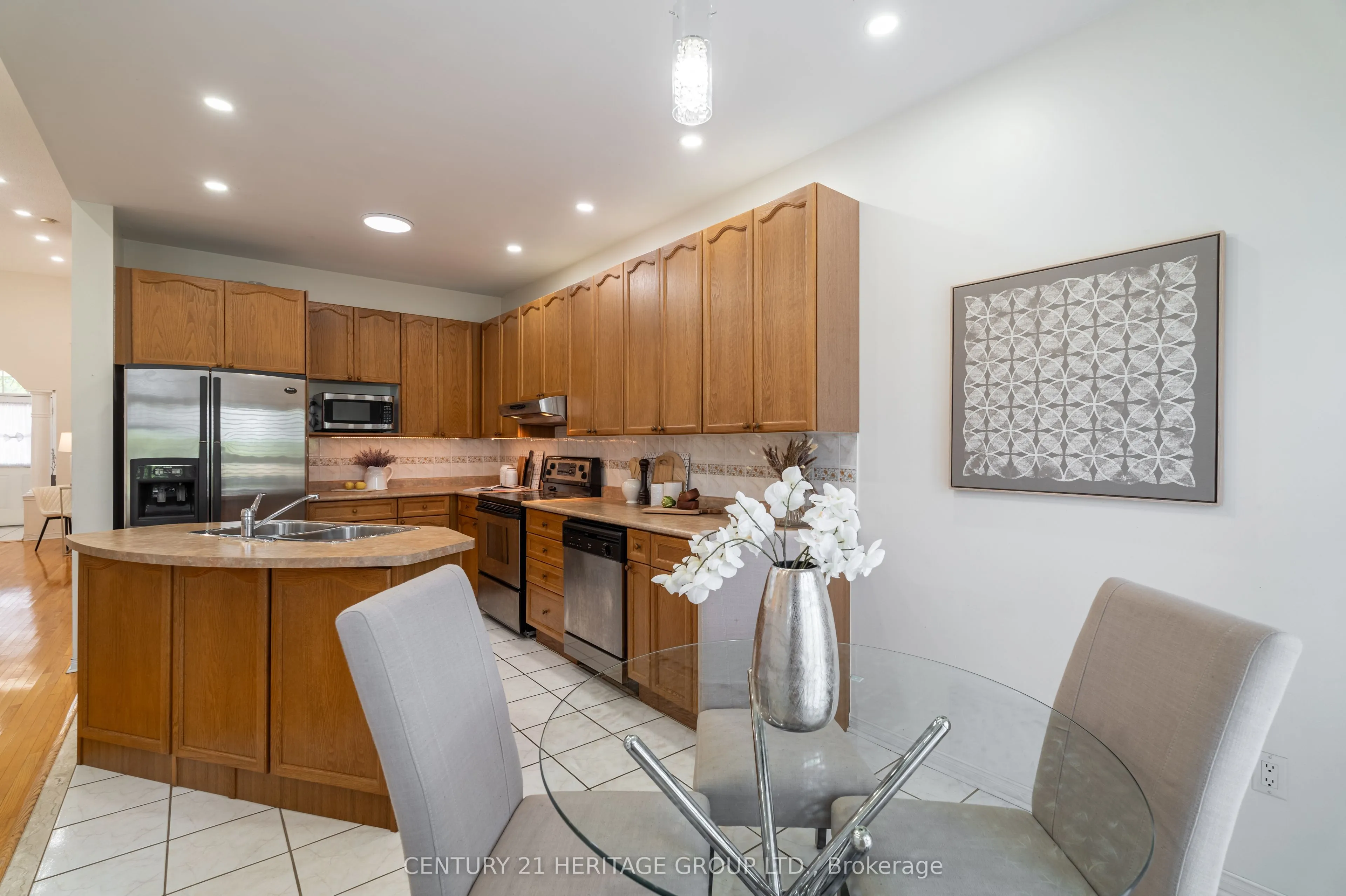 211 Kayla Crescent