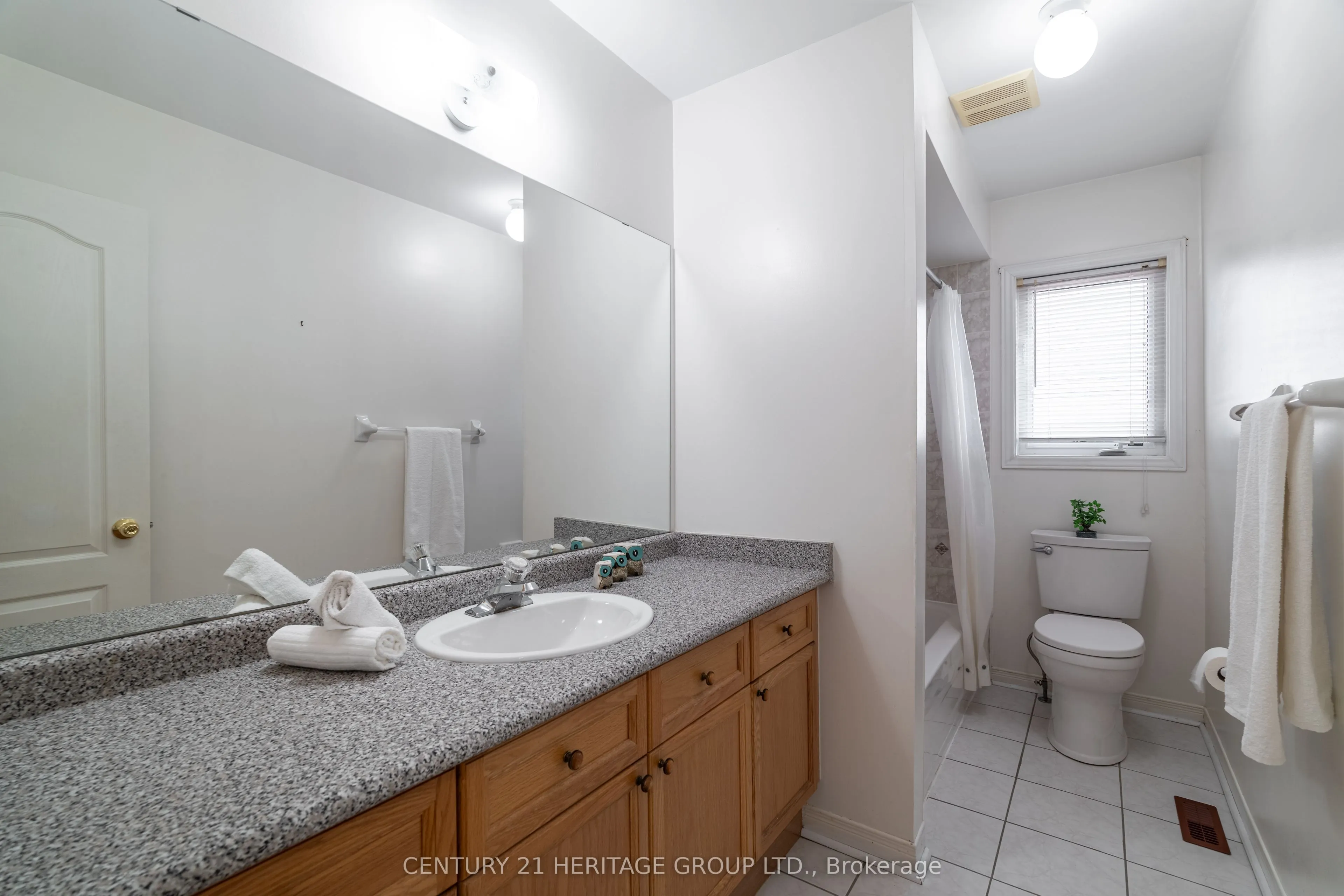 211 Kayla Crescent