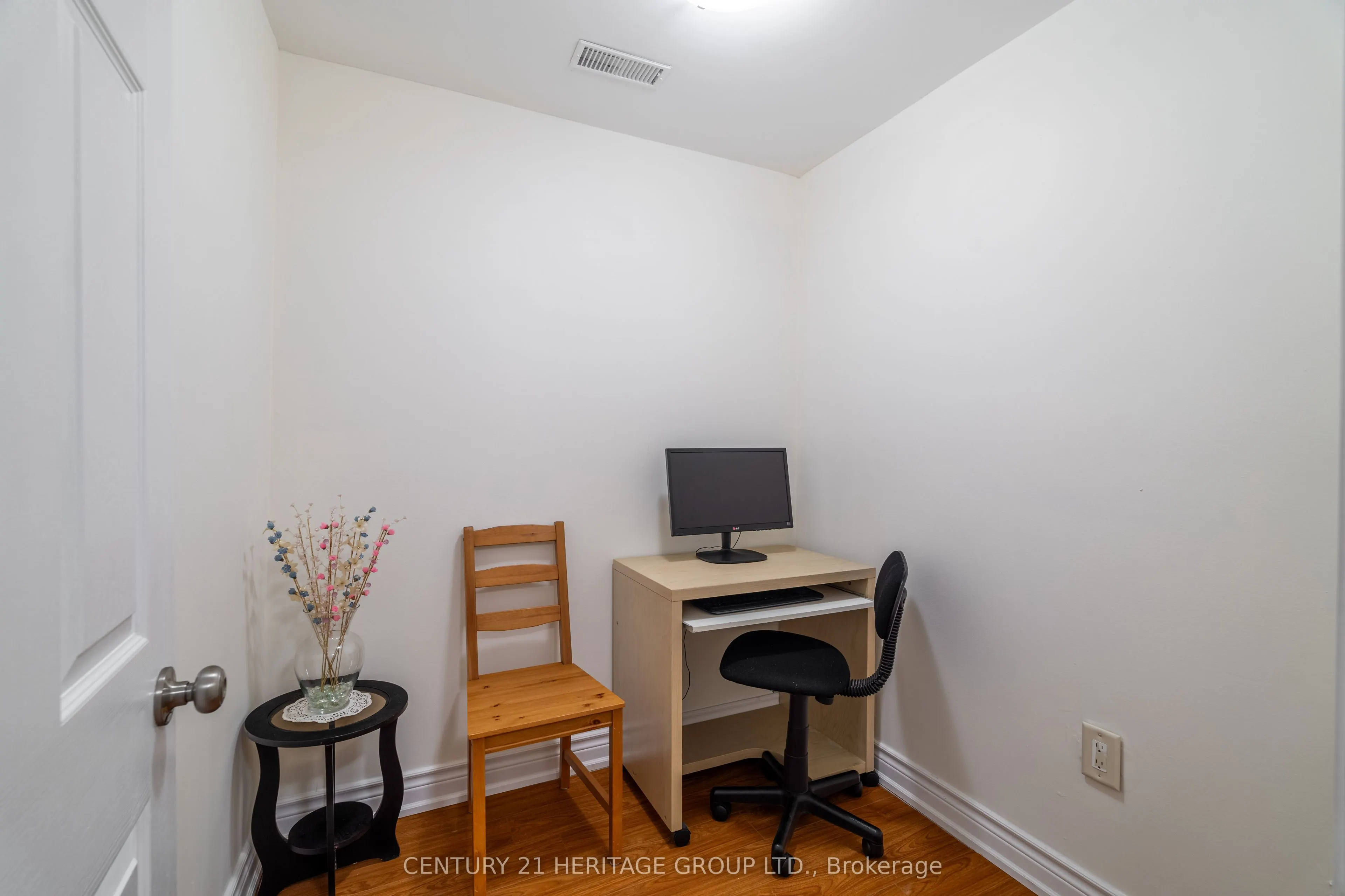 211 Kayla Crescent