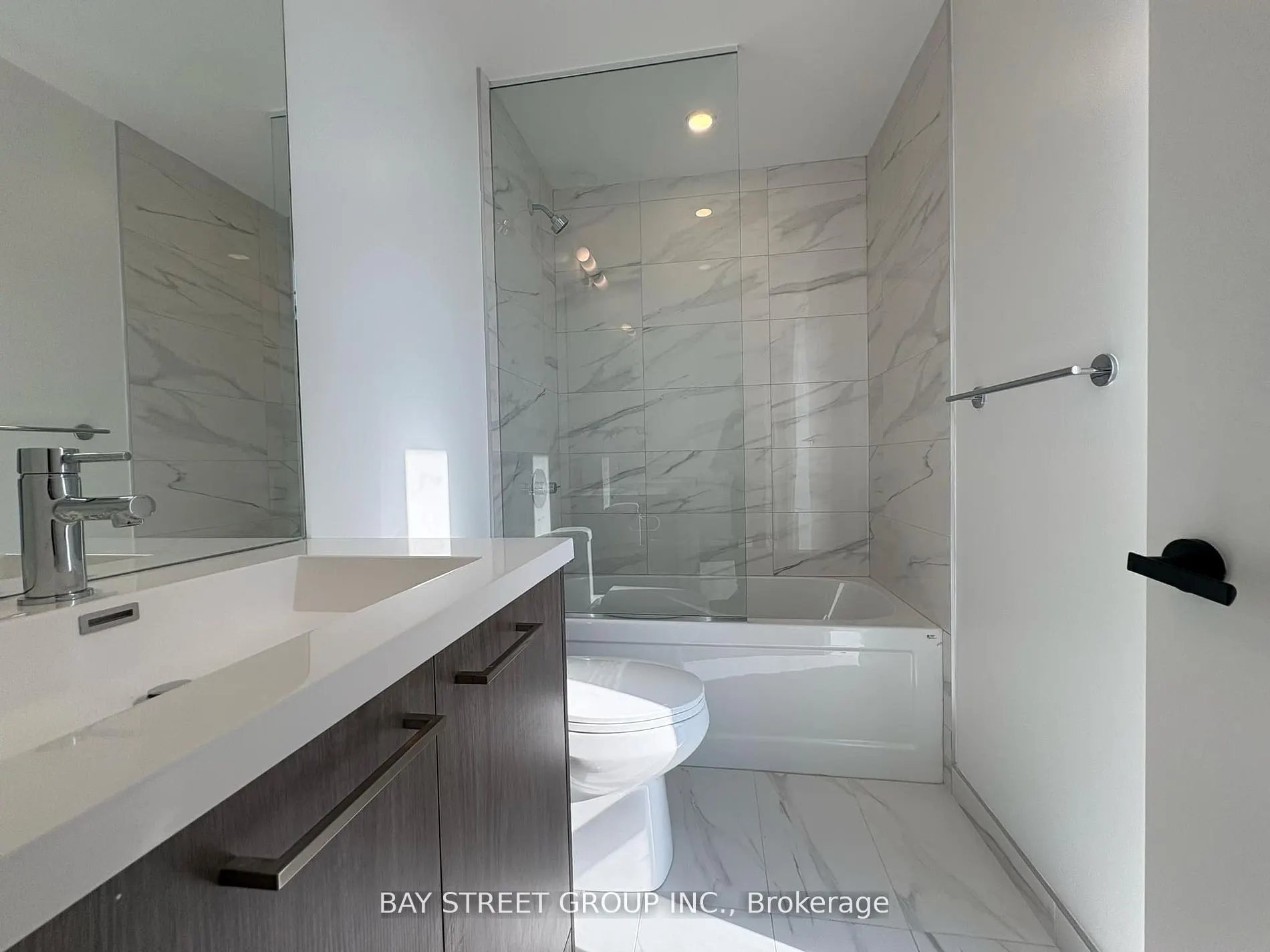 28 Interchange Way, #2510