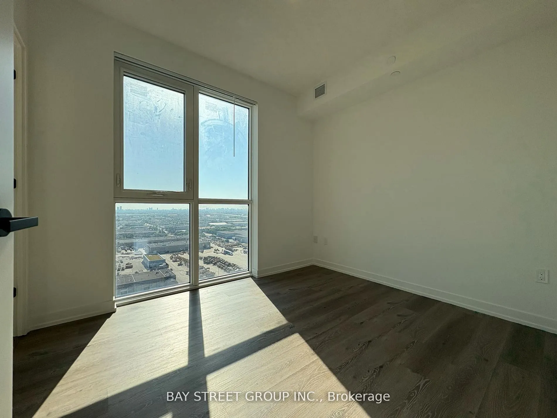 28 Interchange Way, #2510
