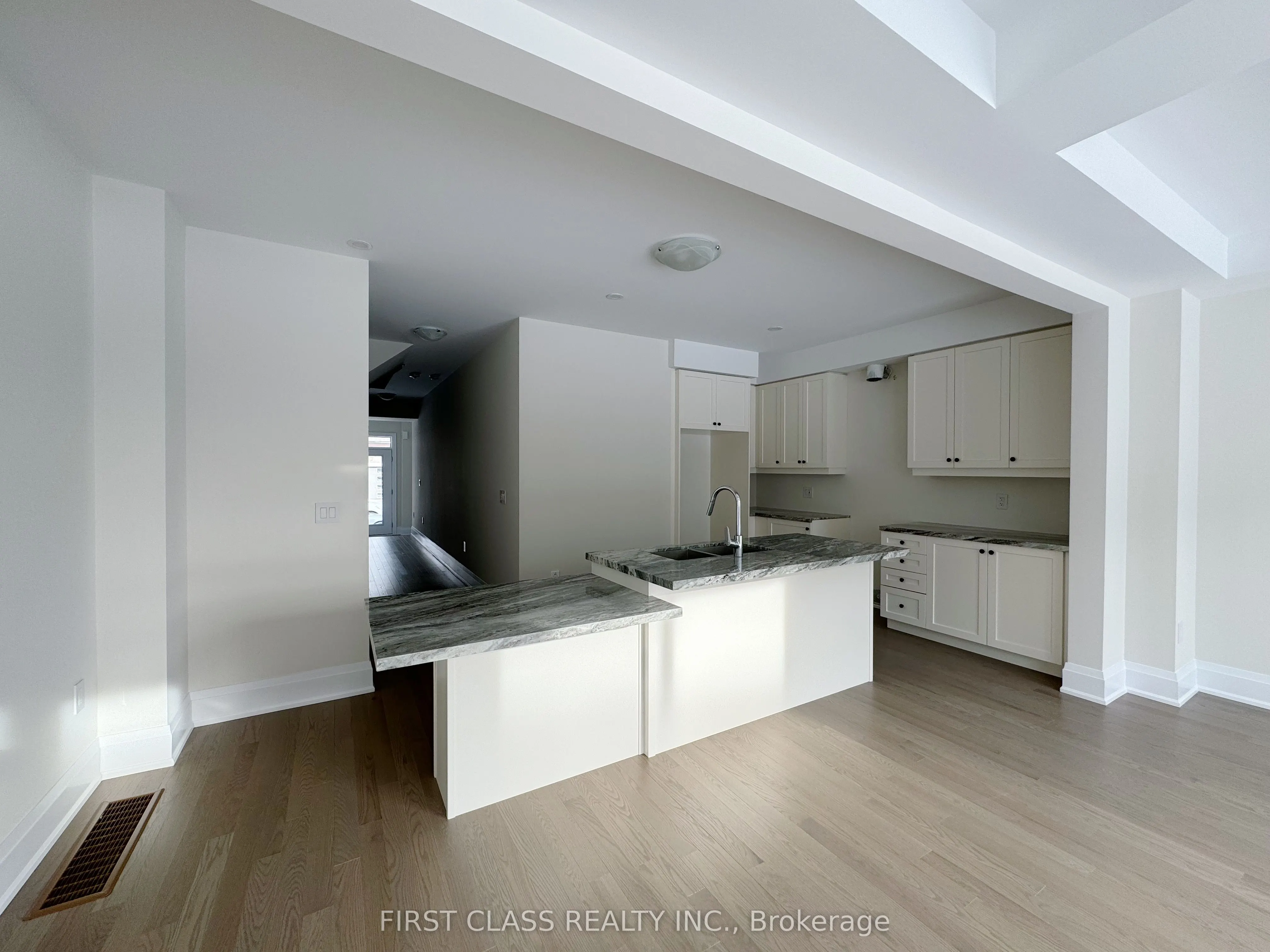 9 Schmeltzer Crescent