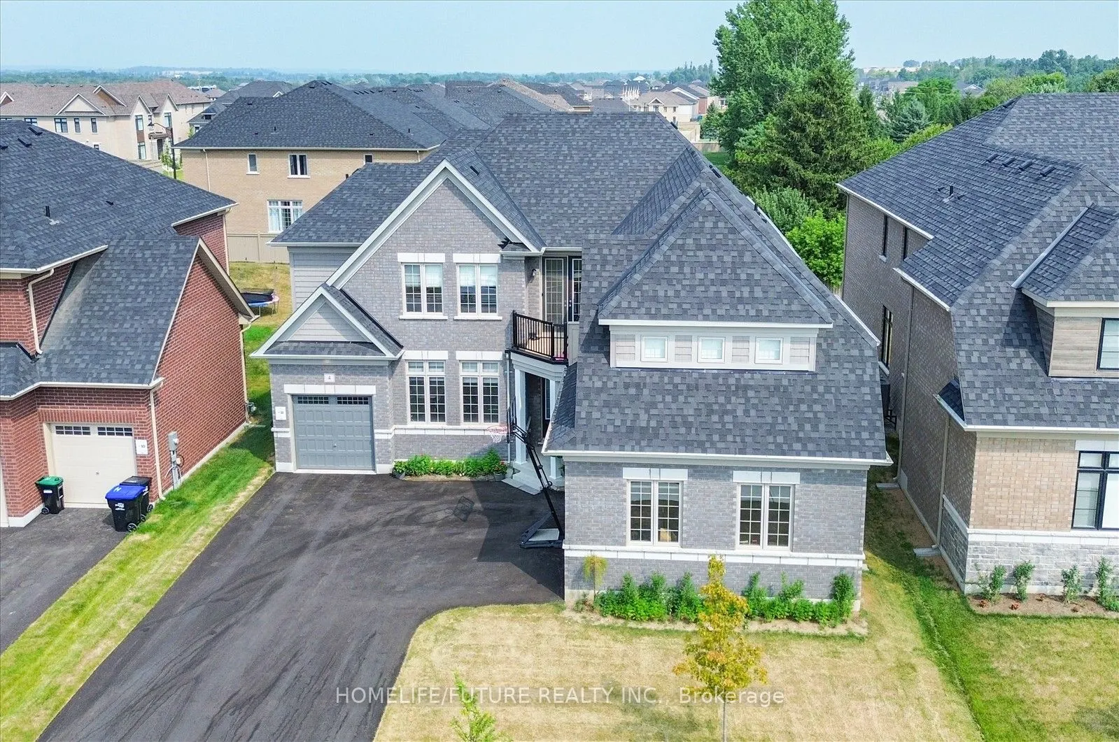 4 Emerald Grove