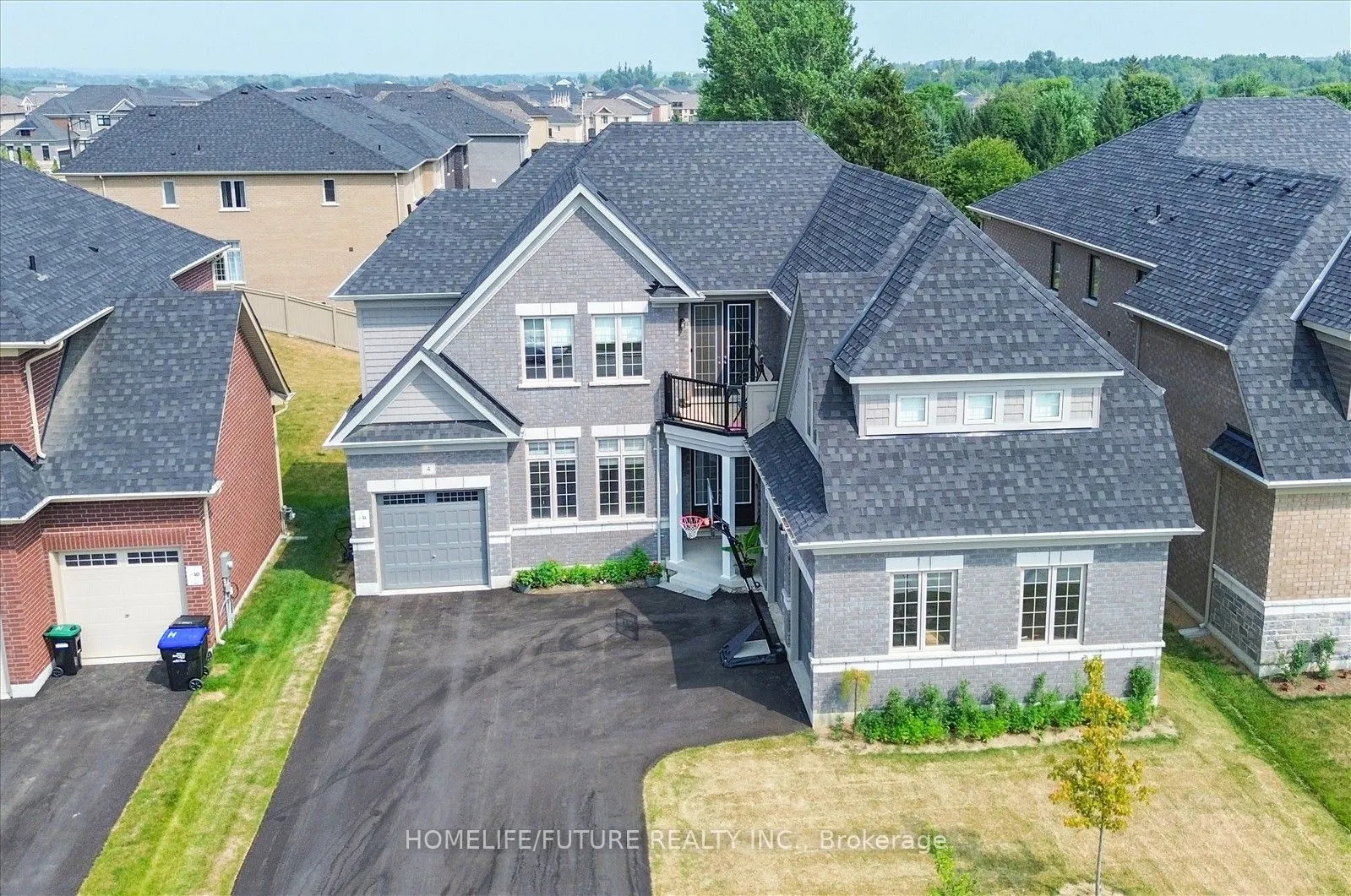 4 Emerald Grove