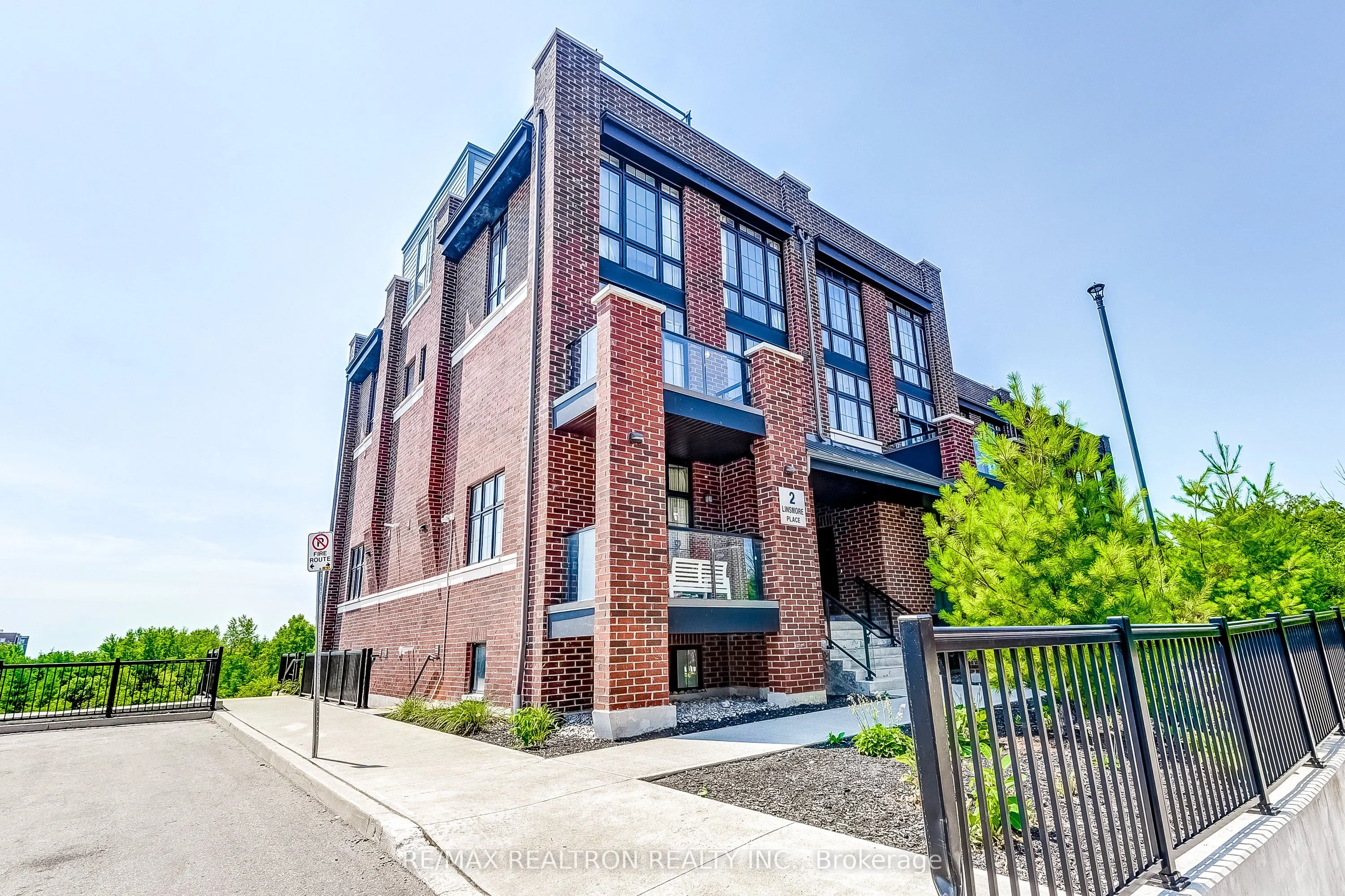 2 Linsmore Place, #310