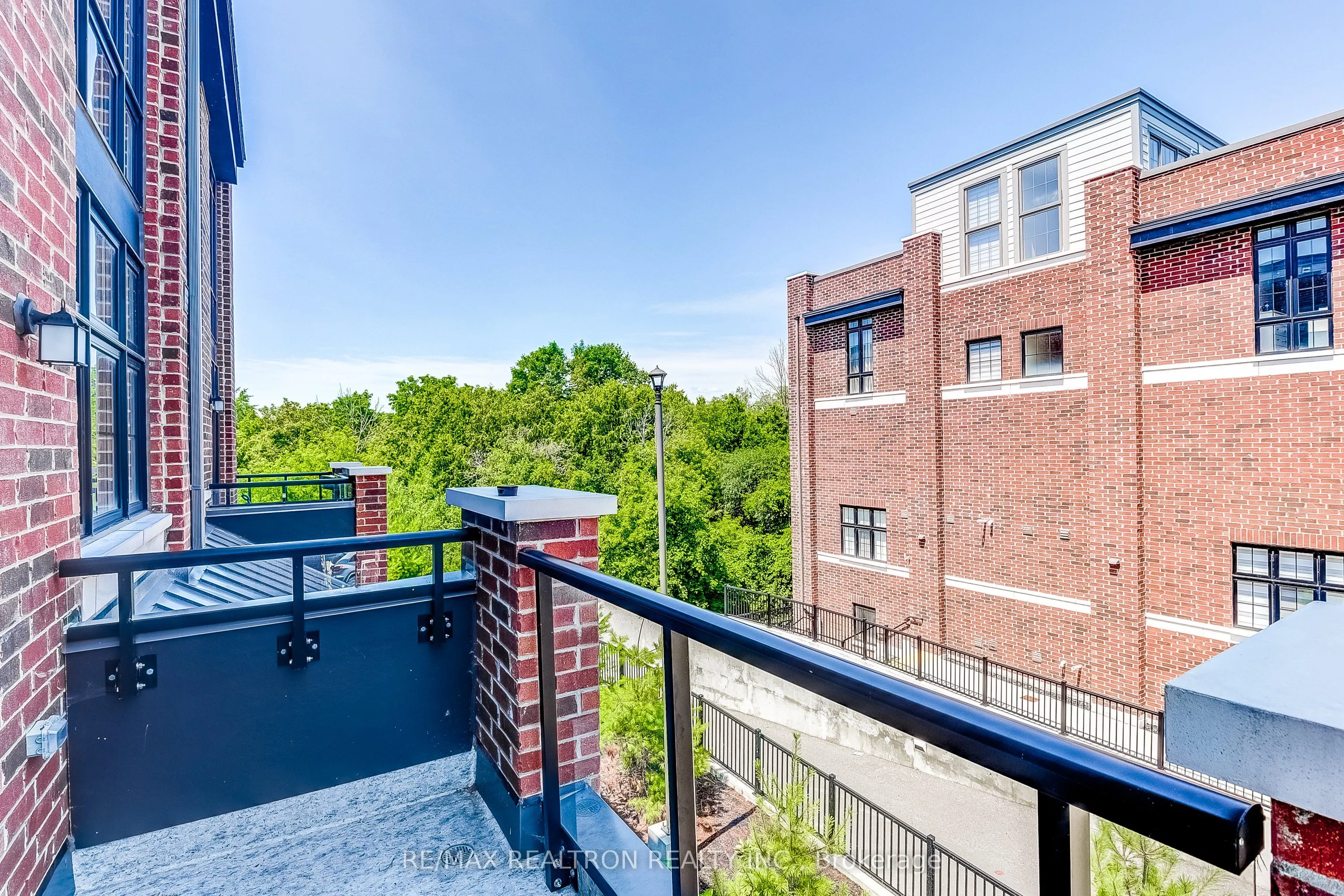 2 Linsmore Place, #310