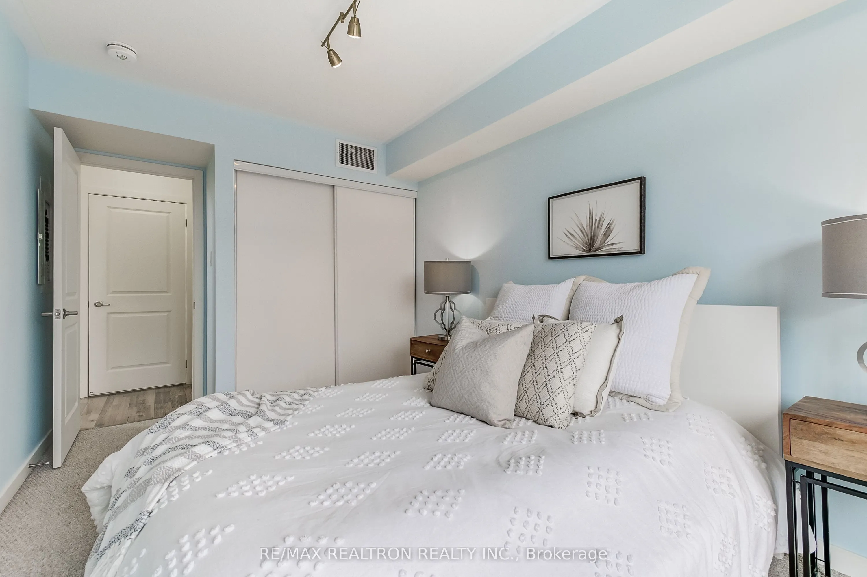 2 Linsmore Place, #310