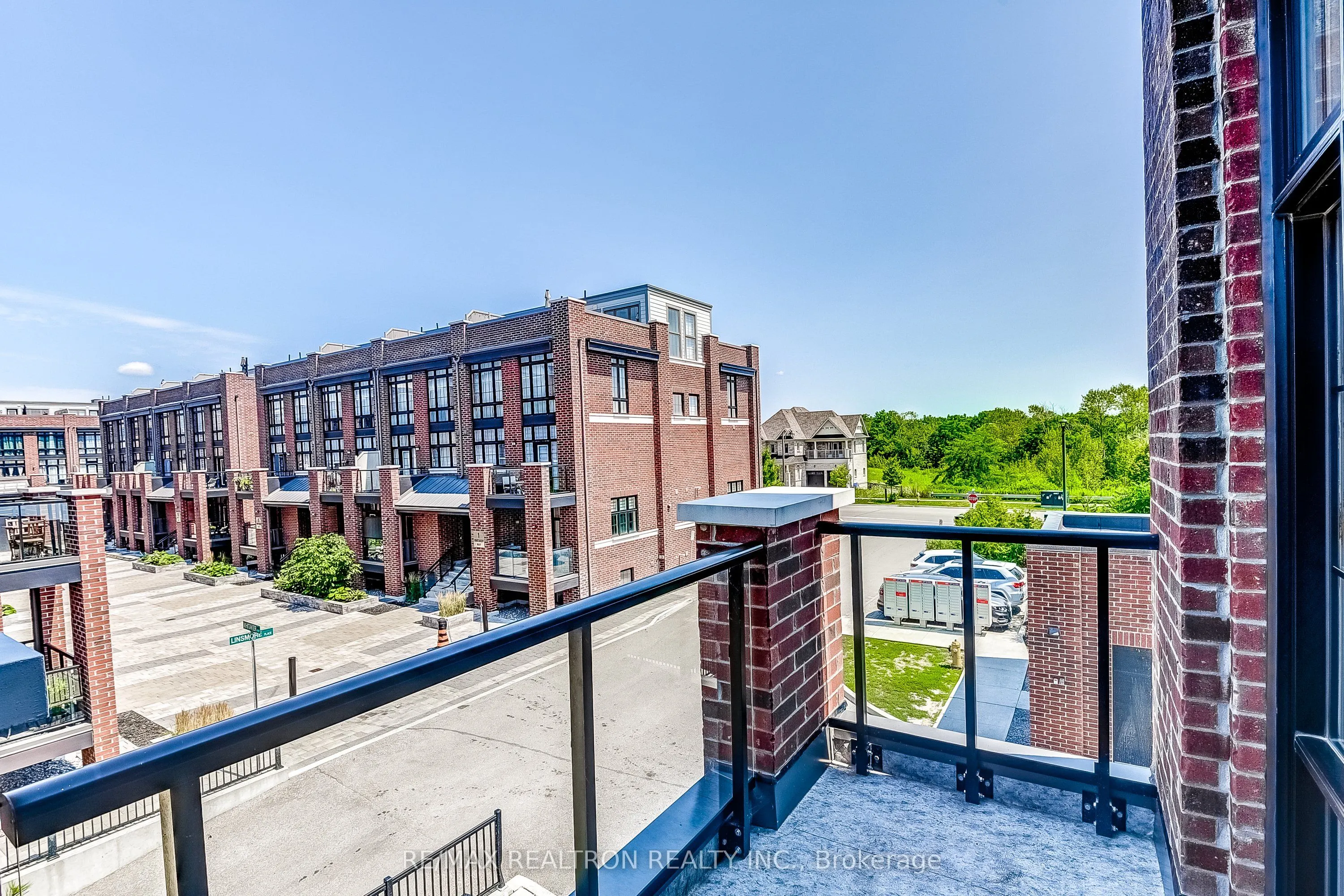 2 Linsmore Place, #310