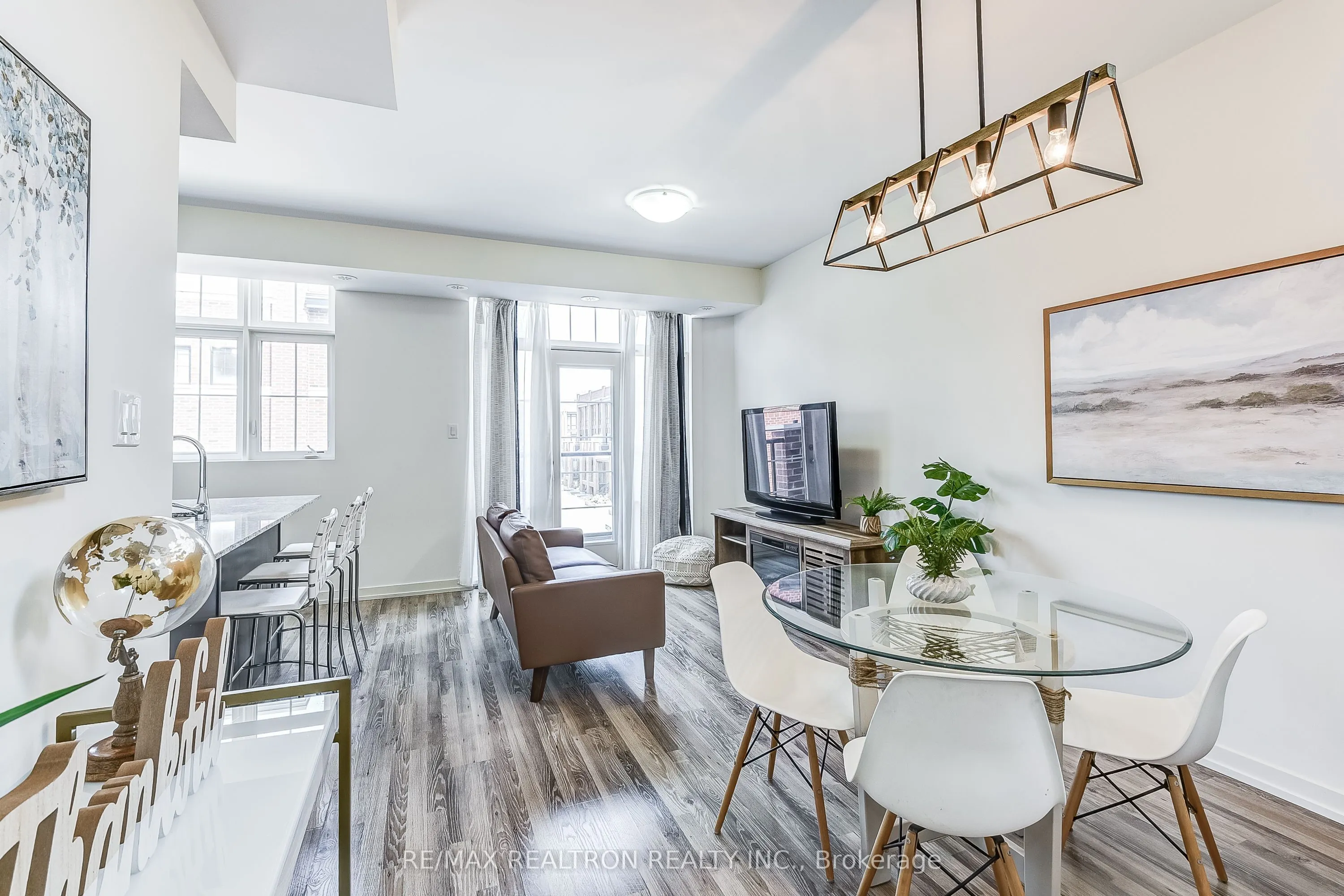 2 Linsmore Place, #310