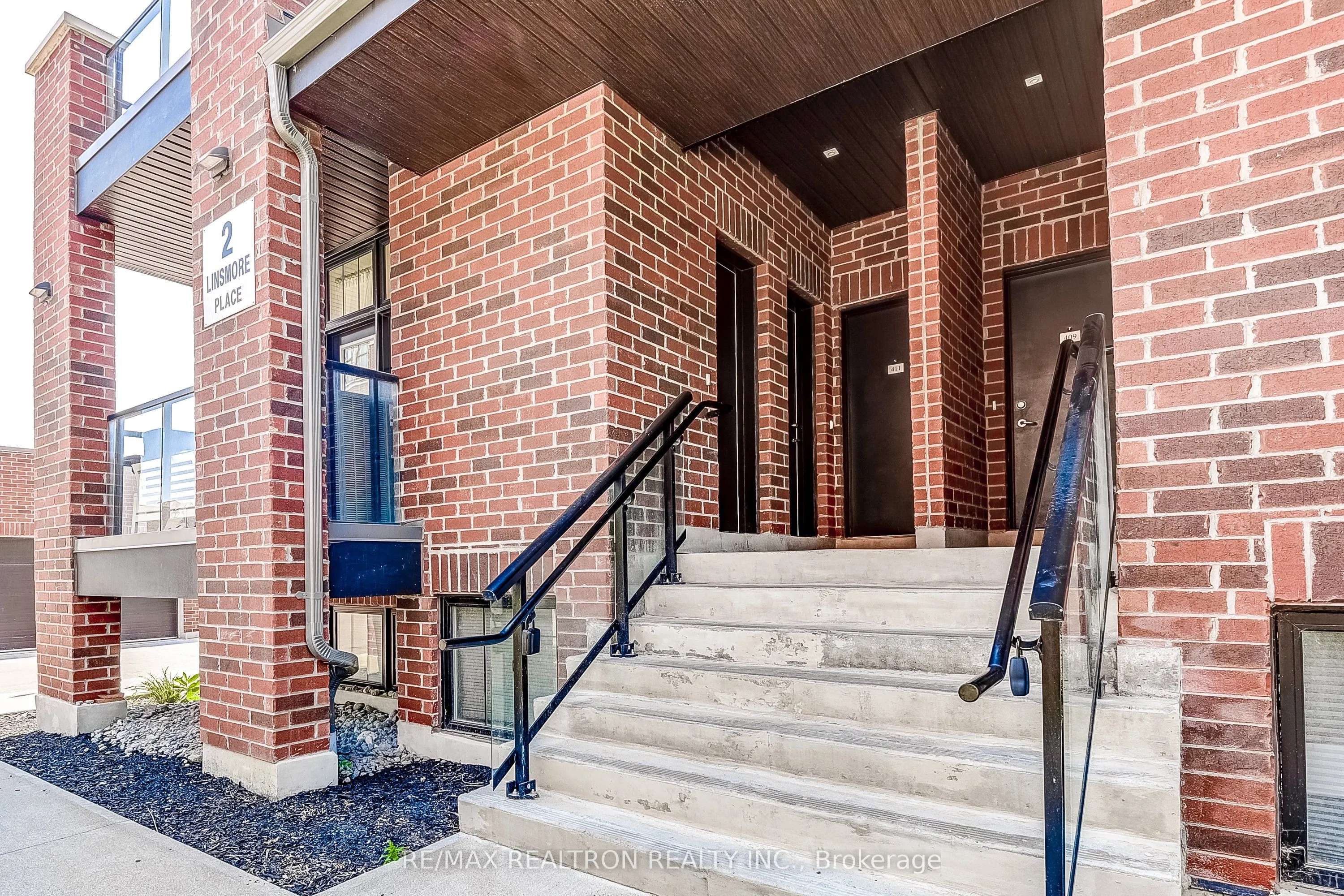 2 Linsmore Place, #310