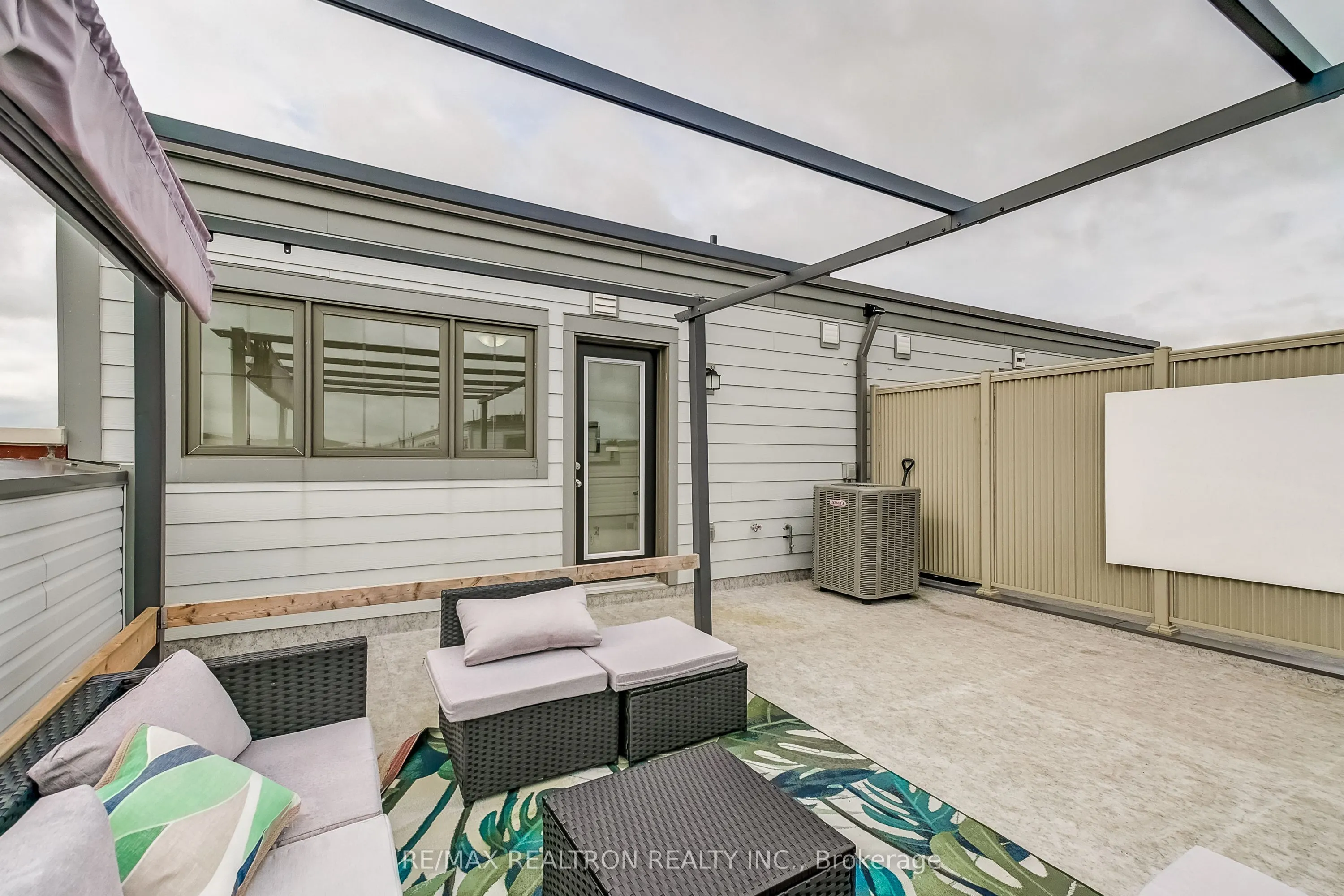 2 Linsmore Place, #310