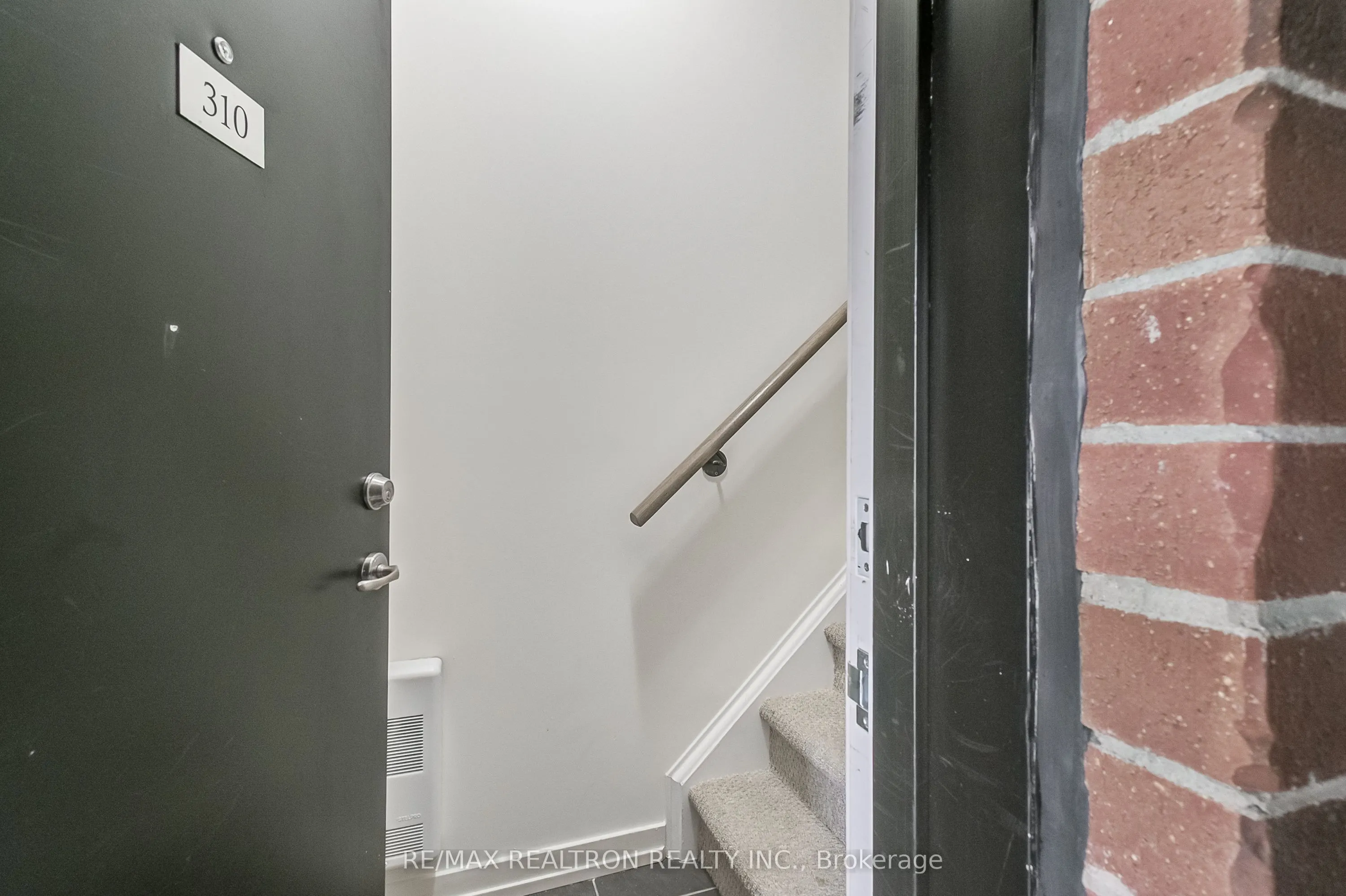 2 Linsmore Place, #310