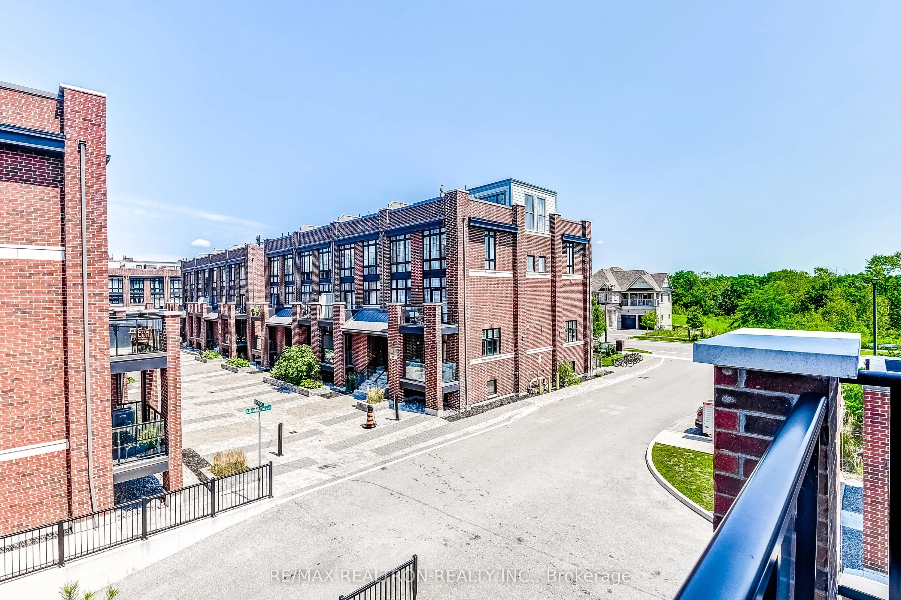 2 Linsmore Place, #310