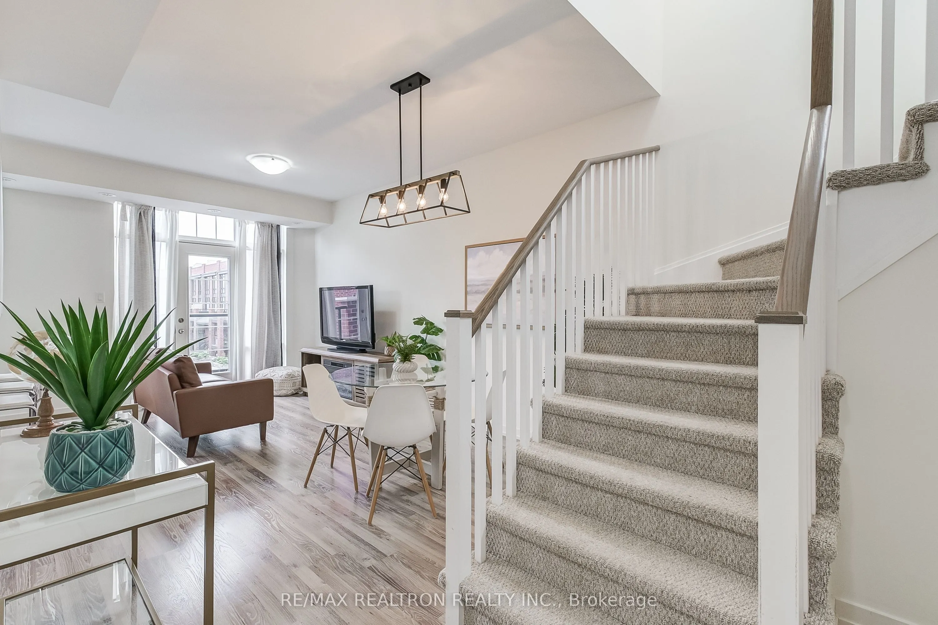 2 Linsmore Place, #310