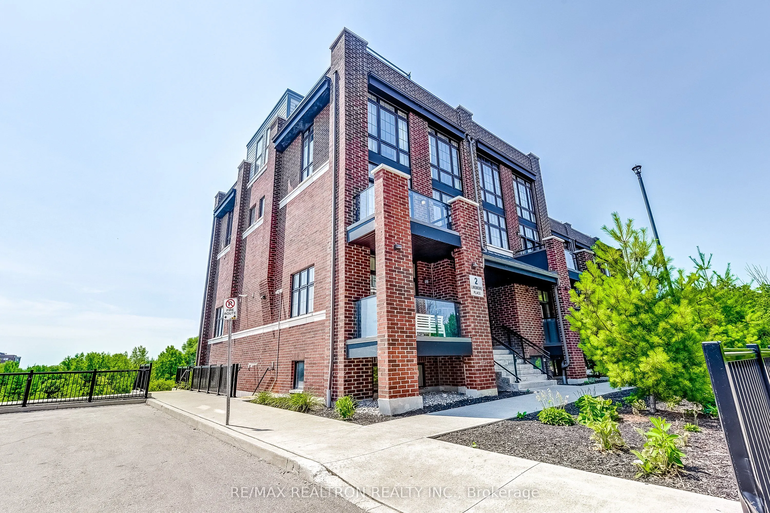 2 Linsmore Place, #310