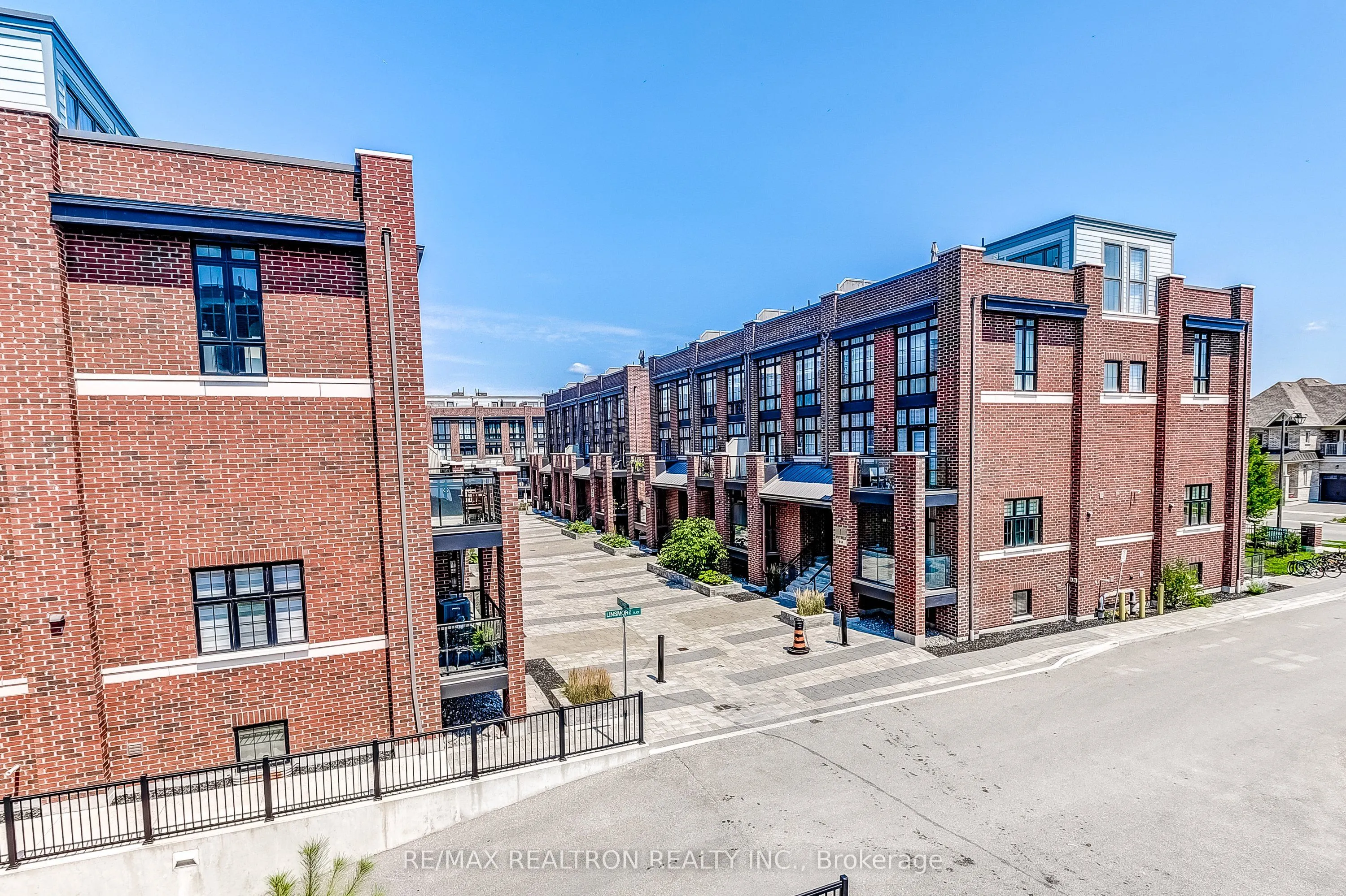 2 Linsmore Place, #310
