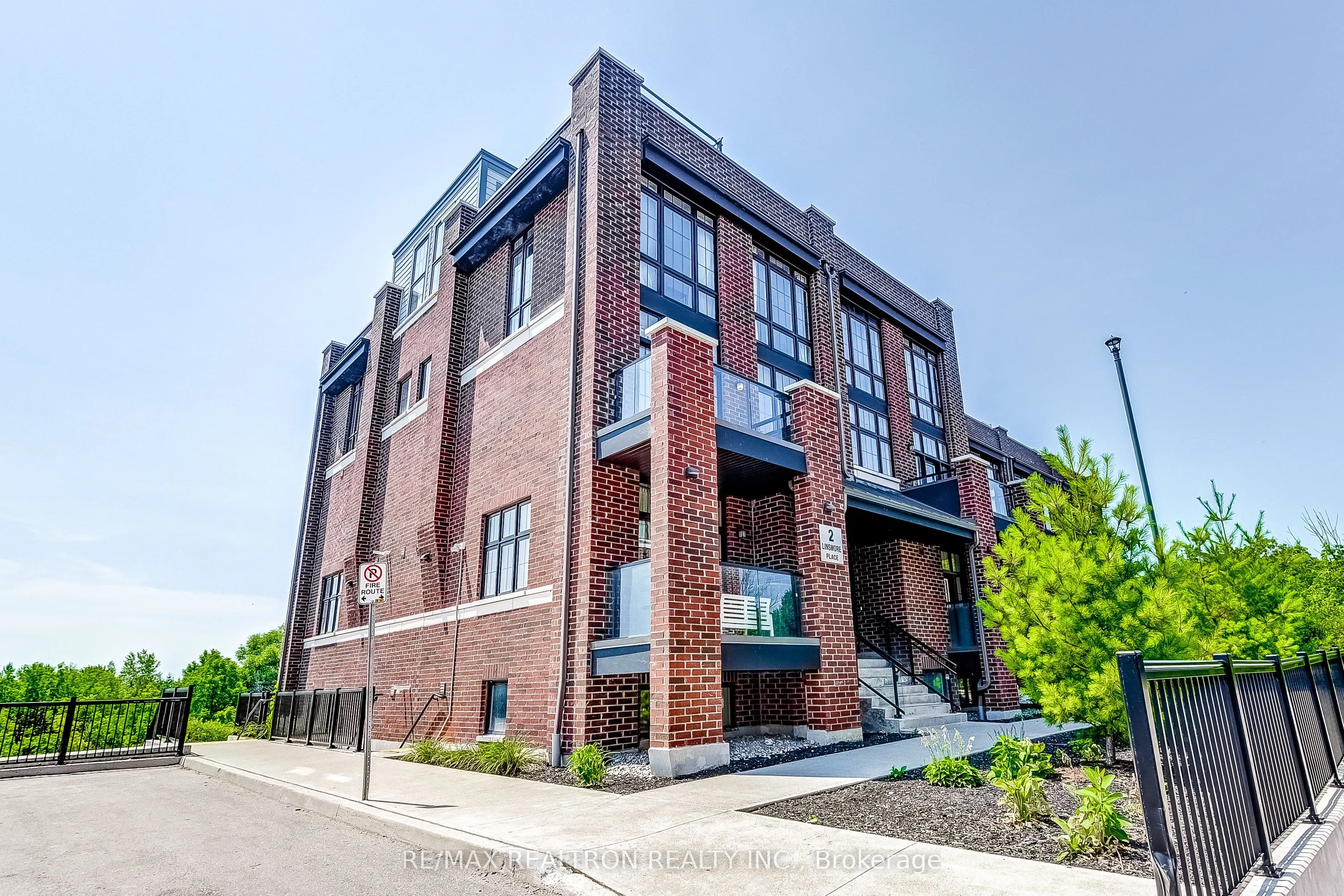2 Linsmore Place, #310