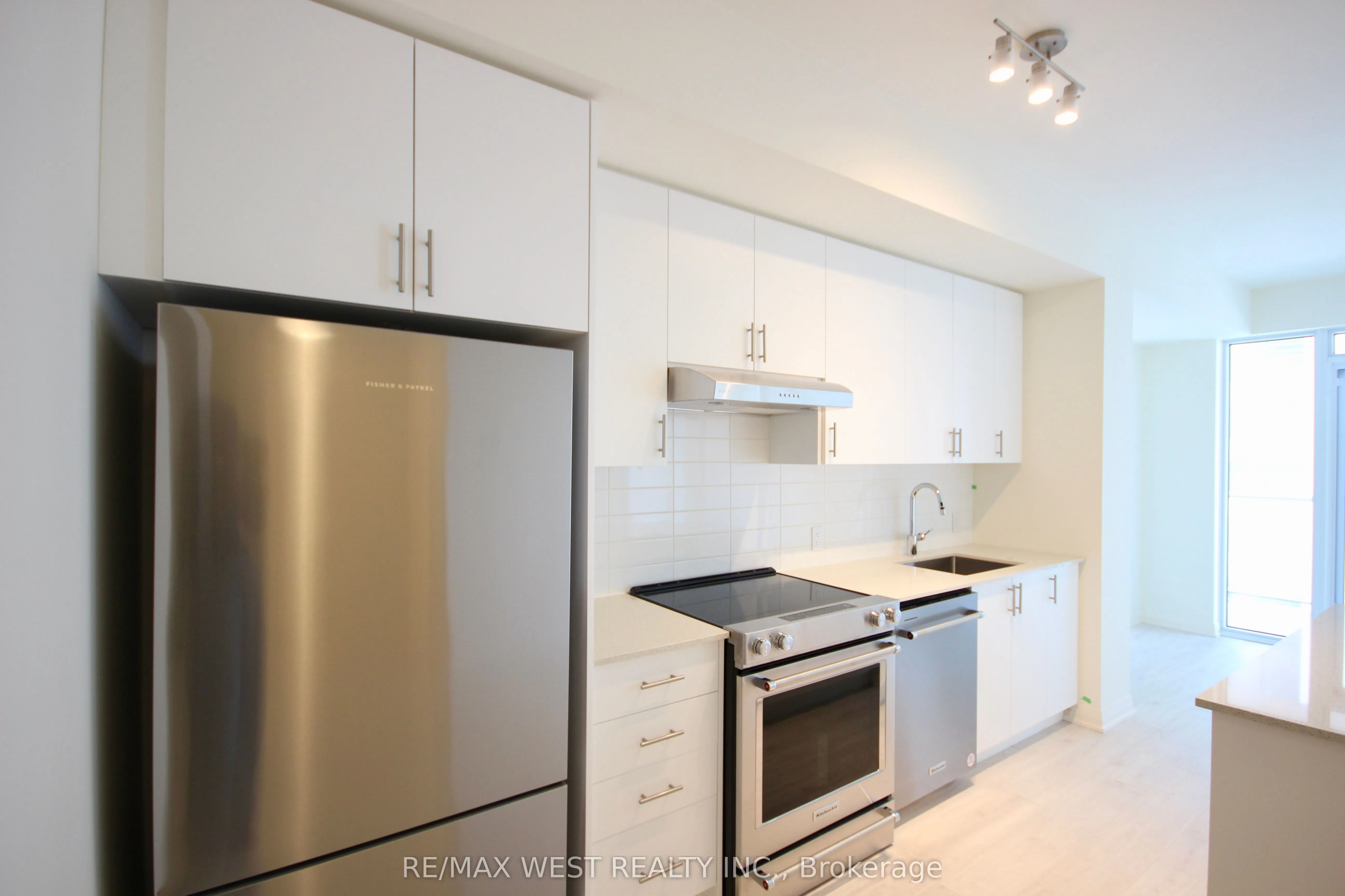 8960 Jane Street, #1602