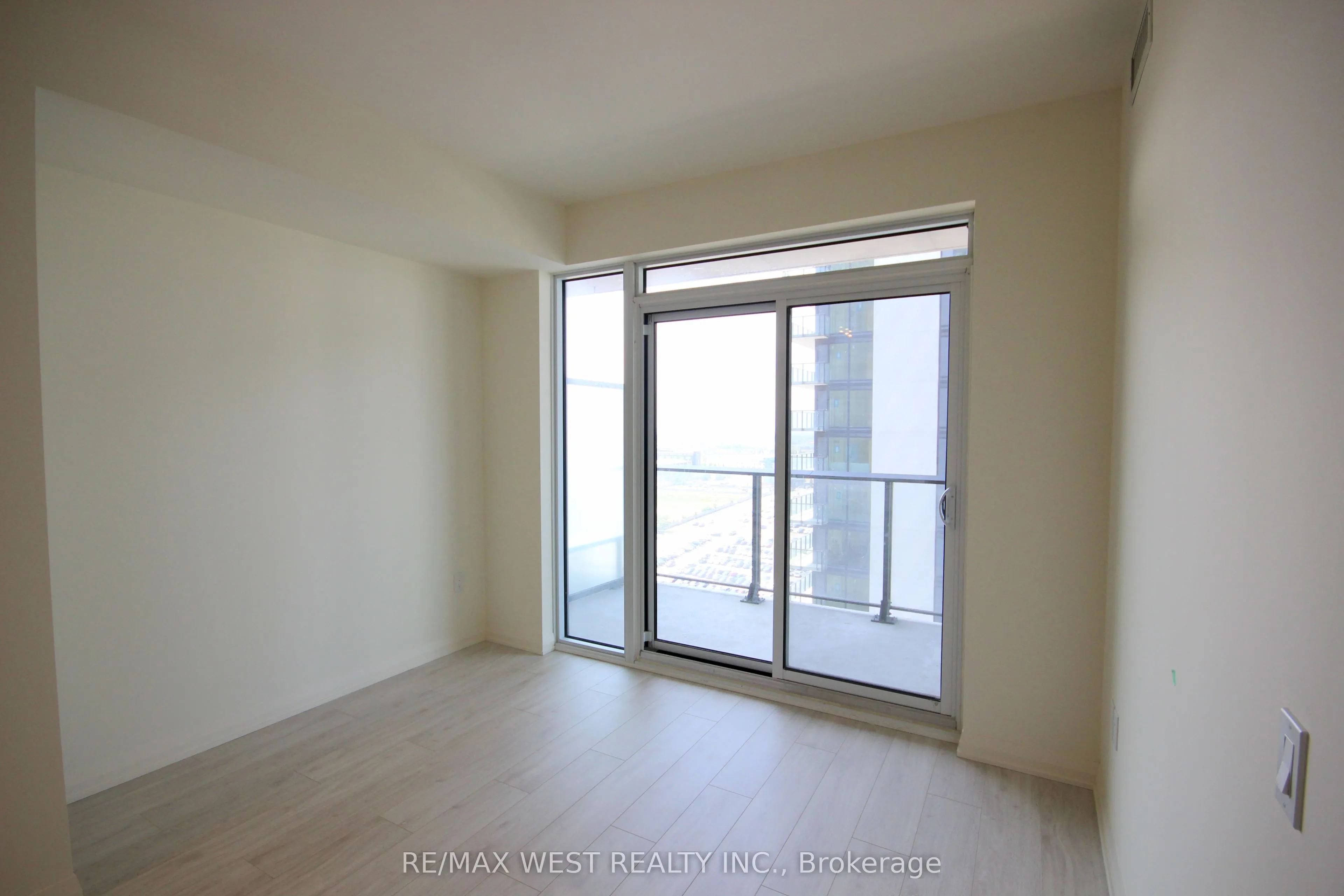 8960 Jane Street, #1602