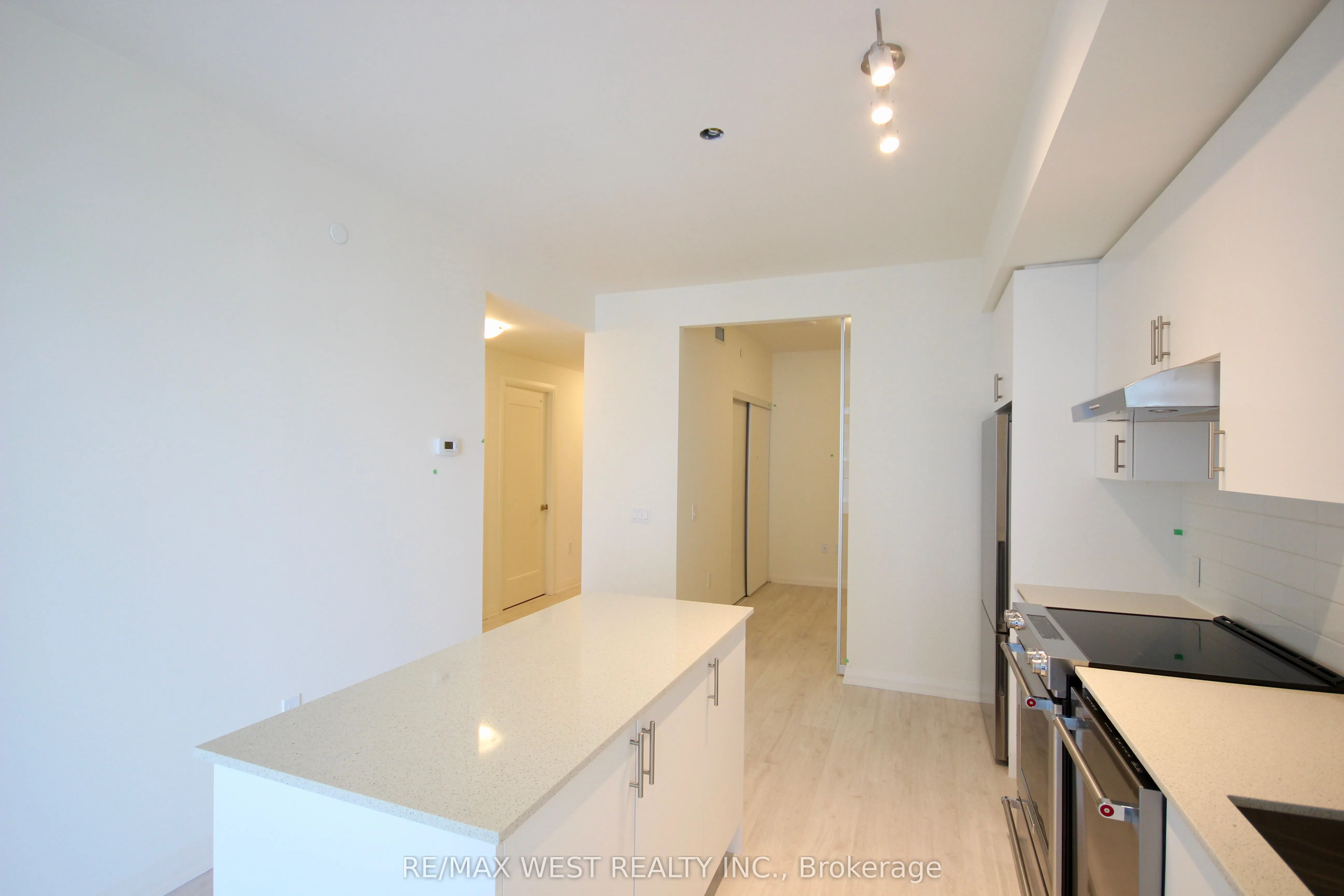 8960 Jane Street, #1602
