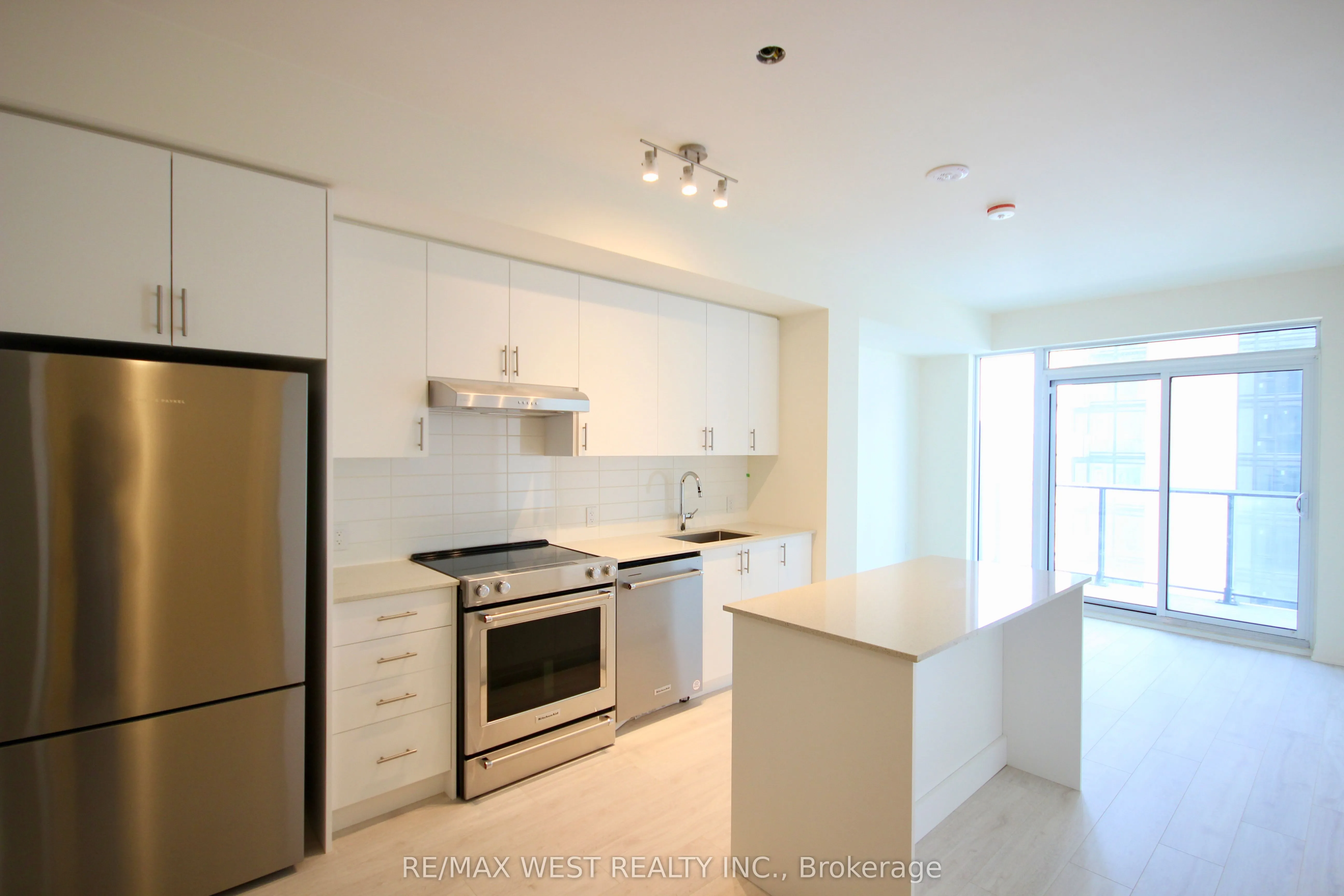 8960 Jane Street, #1602