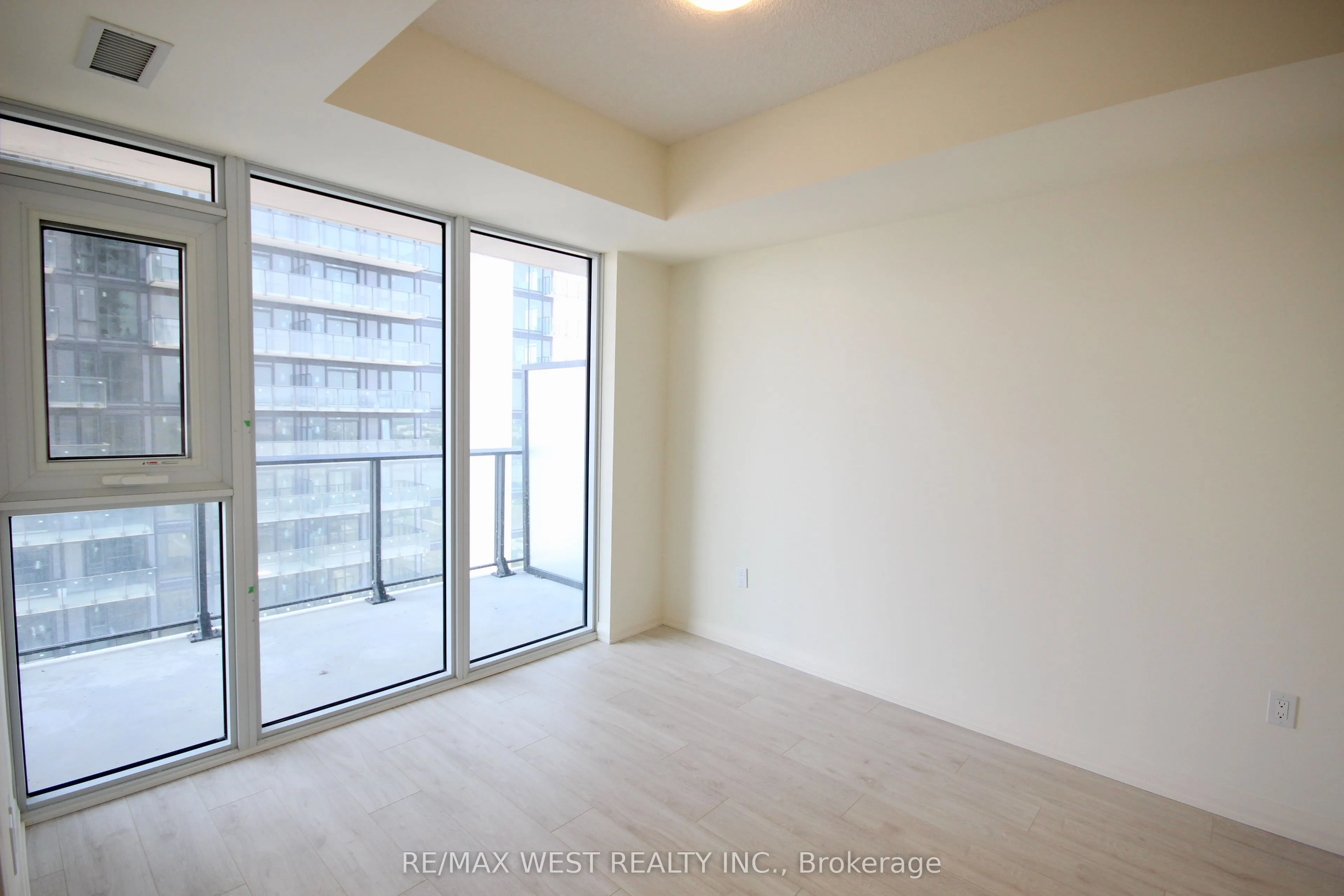 8960 Jane Street, #1602
