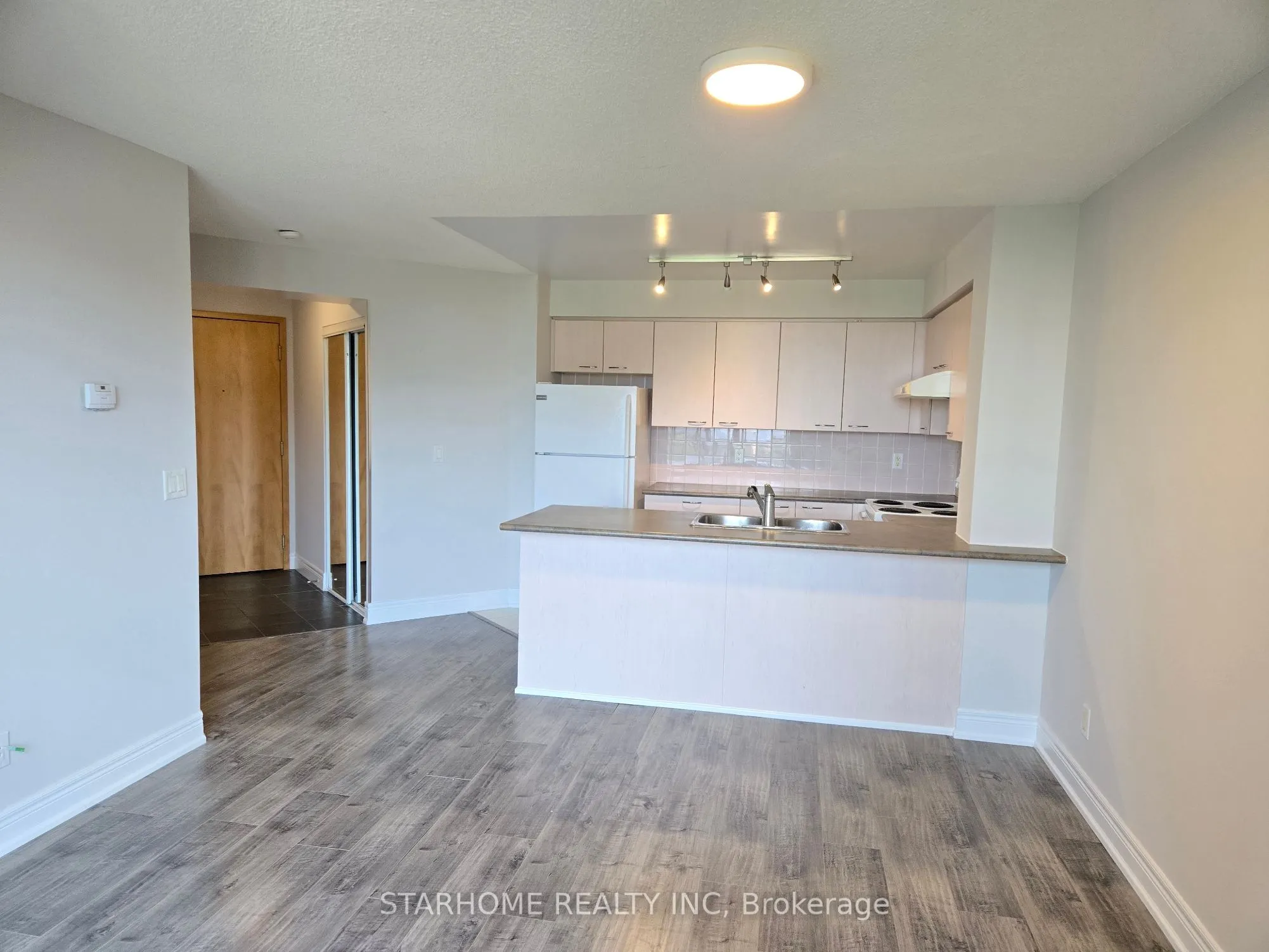 62 Suncrest Boulevard, #501