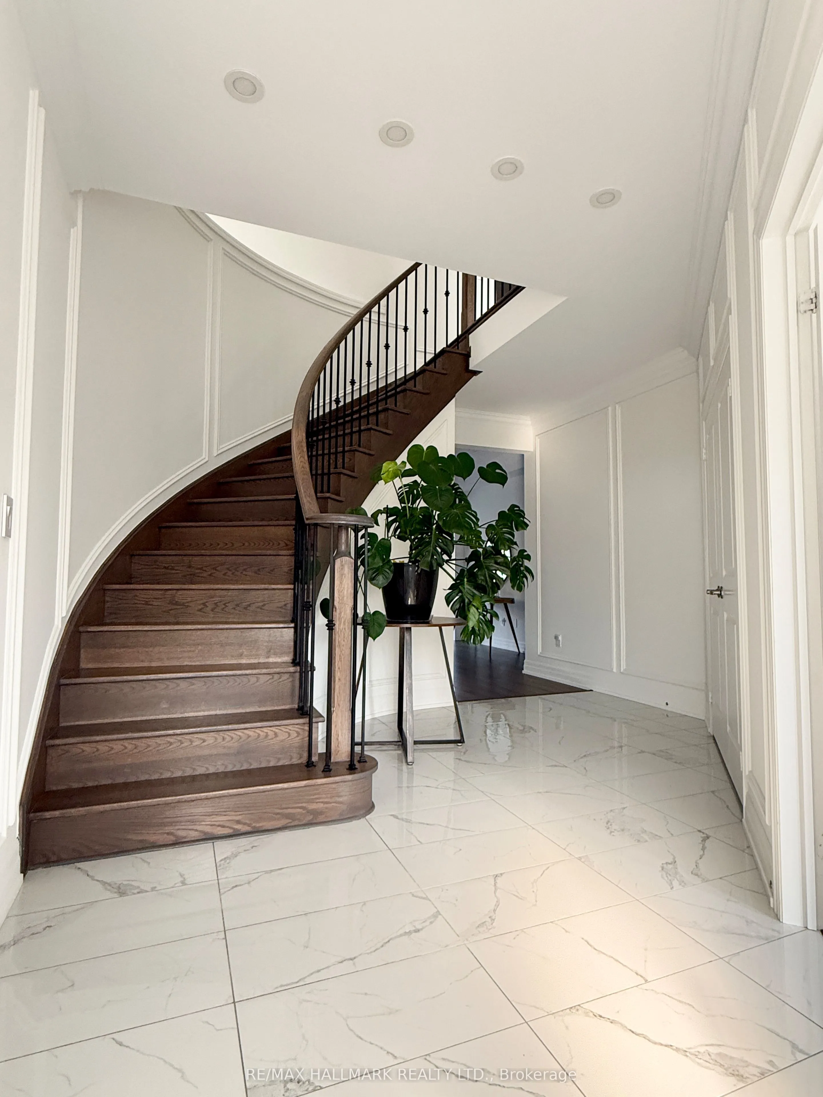 20 Prairie Grass Crescent