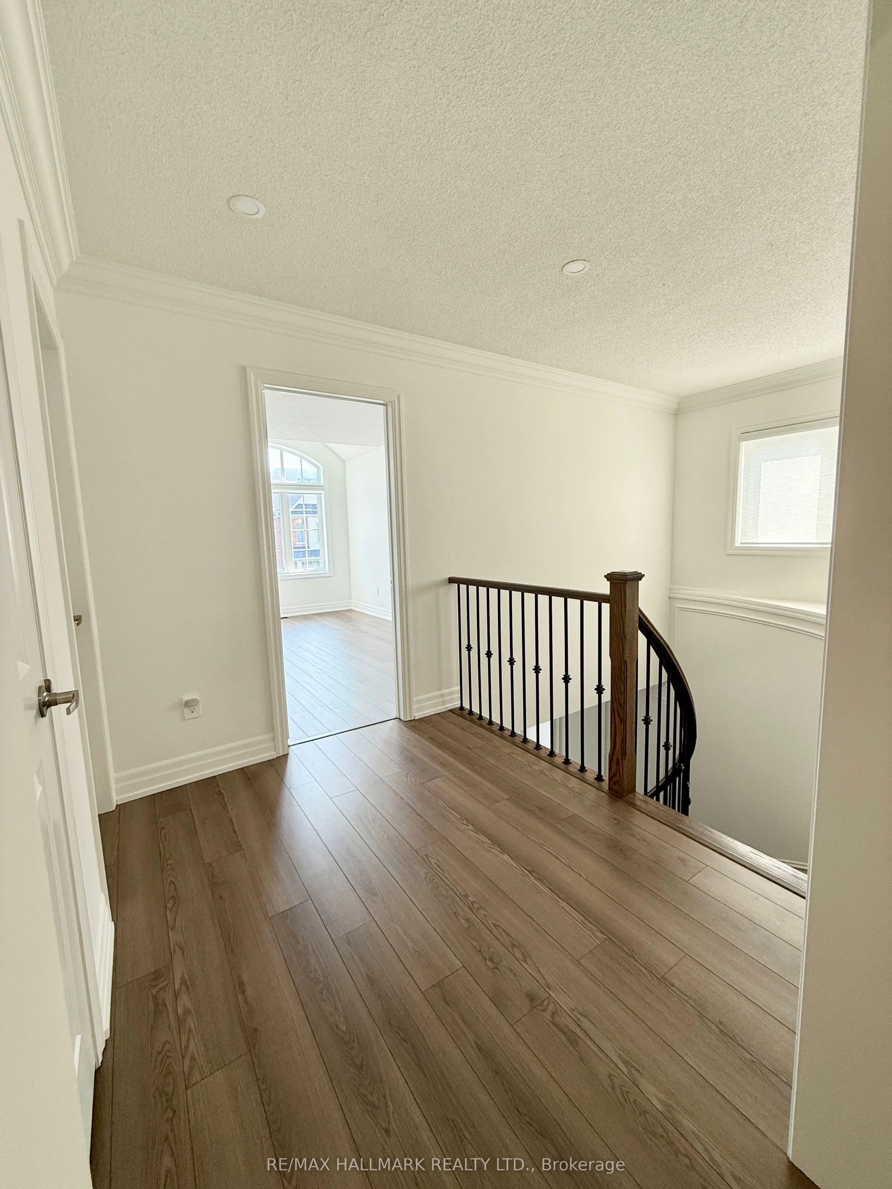 20 Prairie Grass Crescent