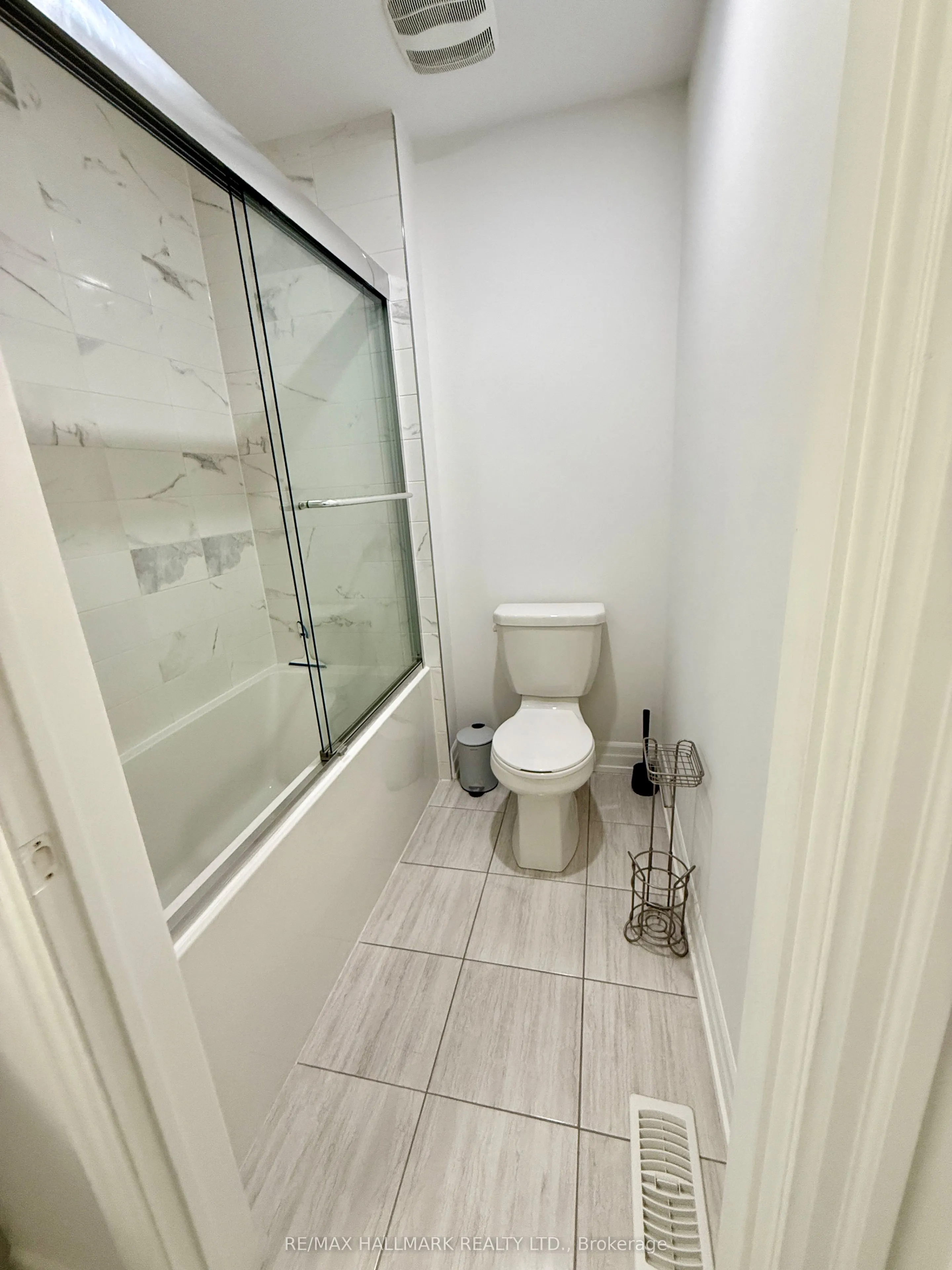 20 Prairie Grass Crescent