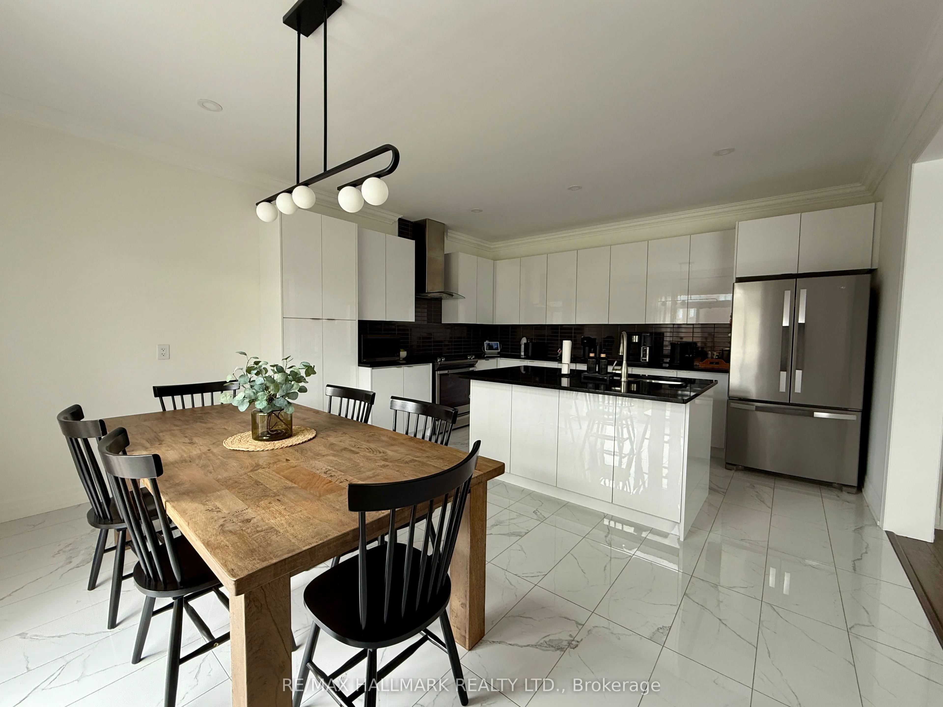 20 Prairie Grass Crescent