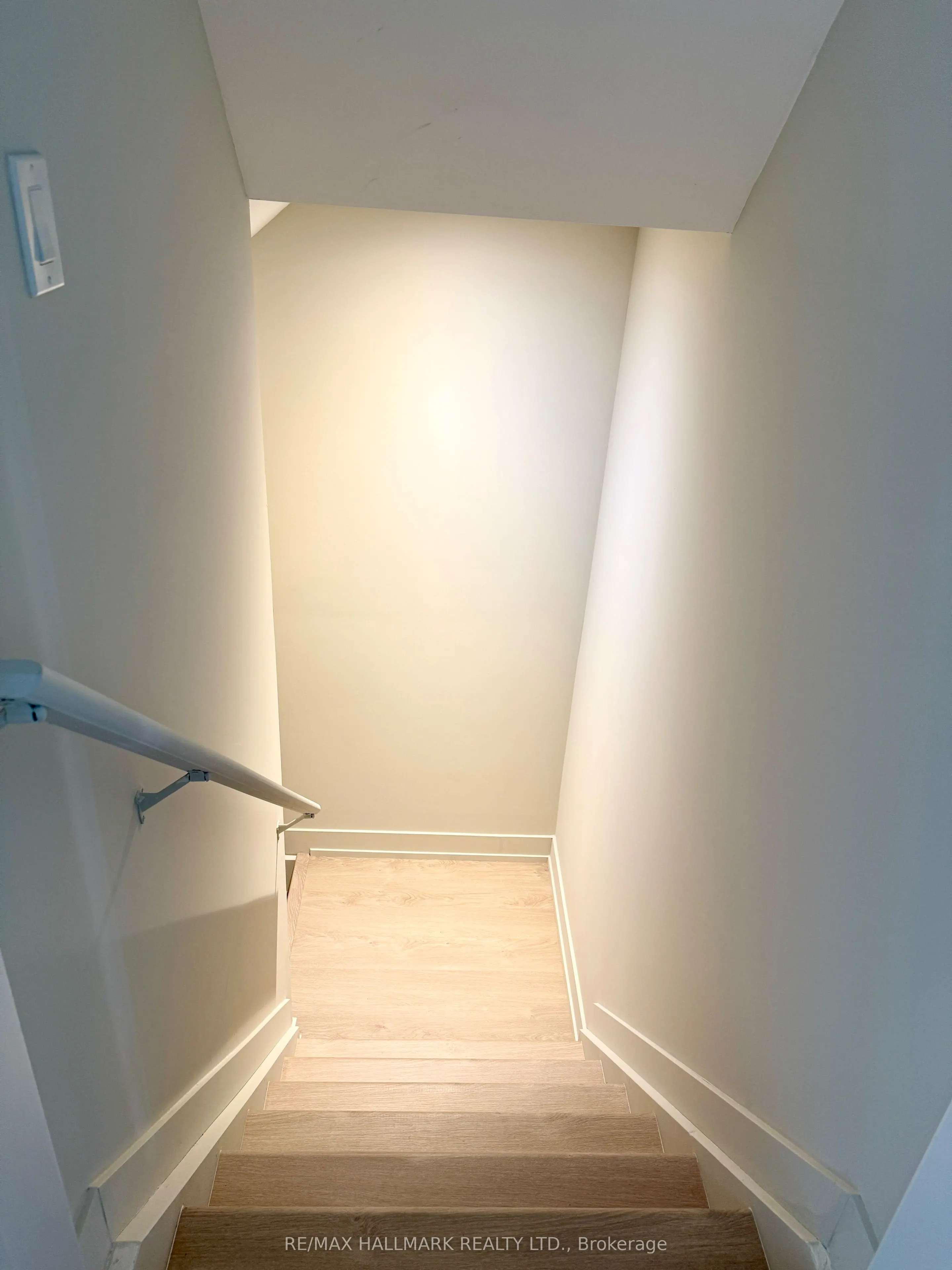 20 Prairie Grass Crescent