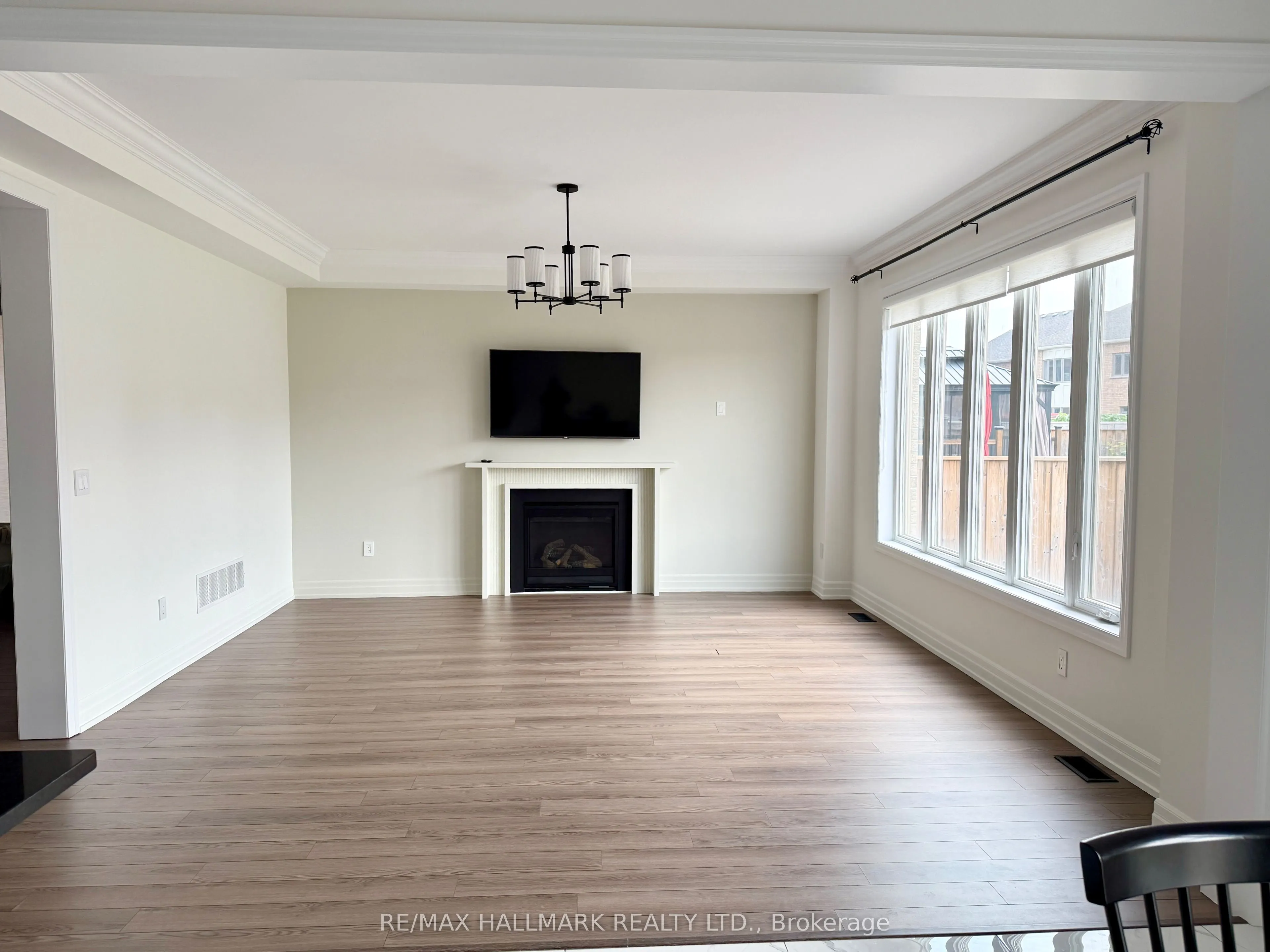 20 Prairie Grass Crescent